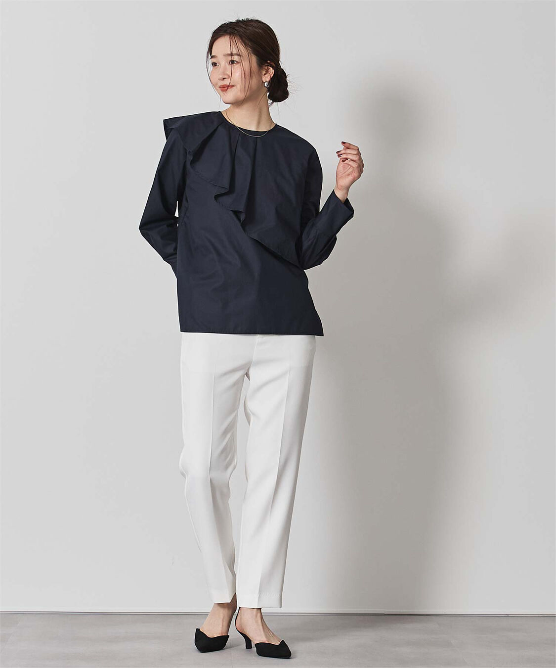 ur's「アシンメトリーラッフルデザインブラウス」|シャツ・ブラウス|