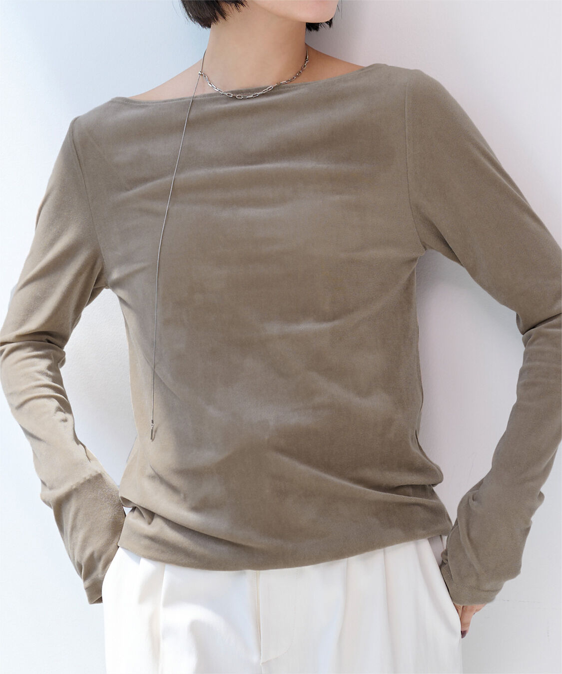 ur's「【黒川翼さんコラボアイテム】2wayボートネックベロアトップス」|Tシャツ・カットソー|