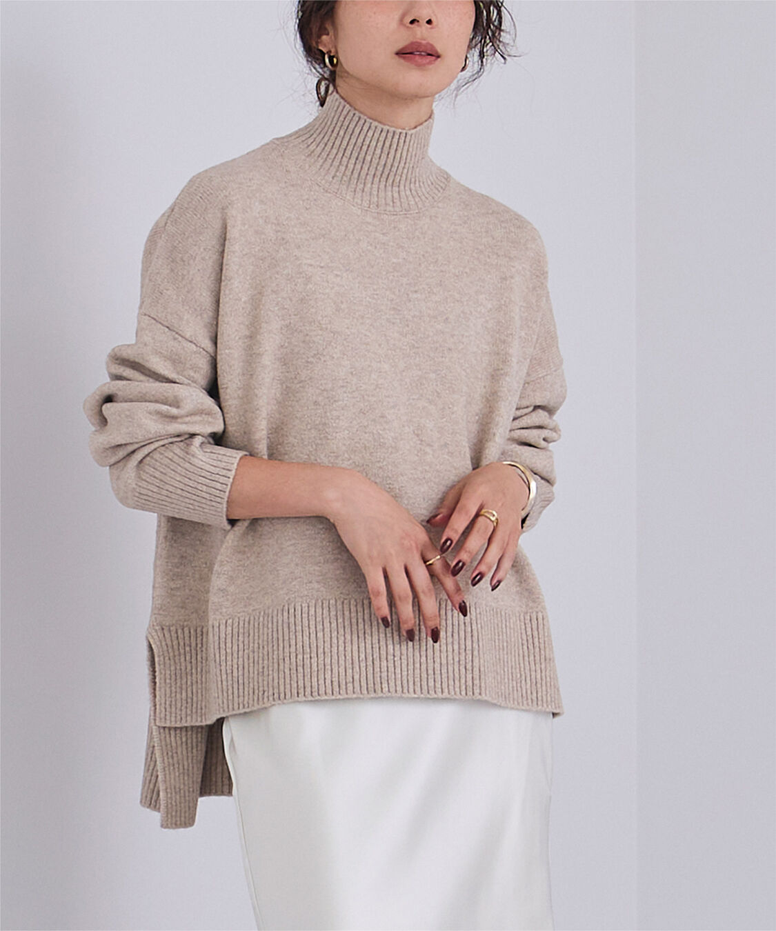ur's「【星玲奈さんコラボアイテム】スフレタッチハイネックオーバーサイズニット」|ニット・セーター|ベージュ