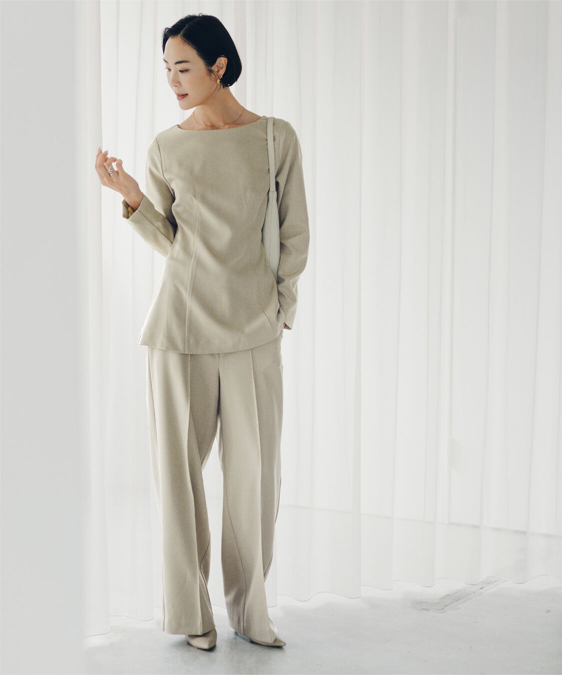 ur's「【小林有里さんコラボアイテム】ピンタックセンタープレスワイドパンツ」|スラックス|