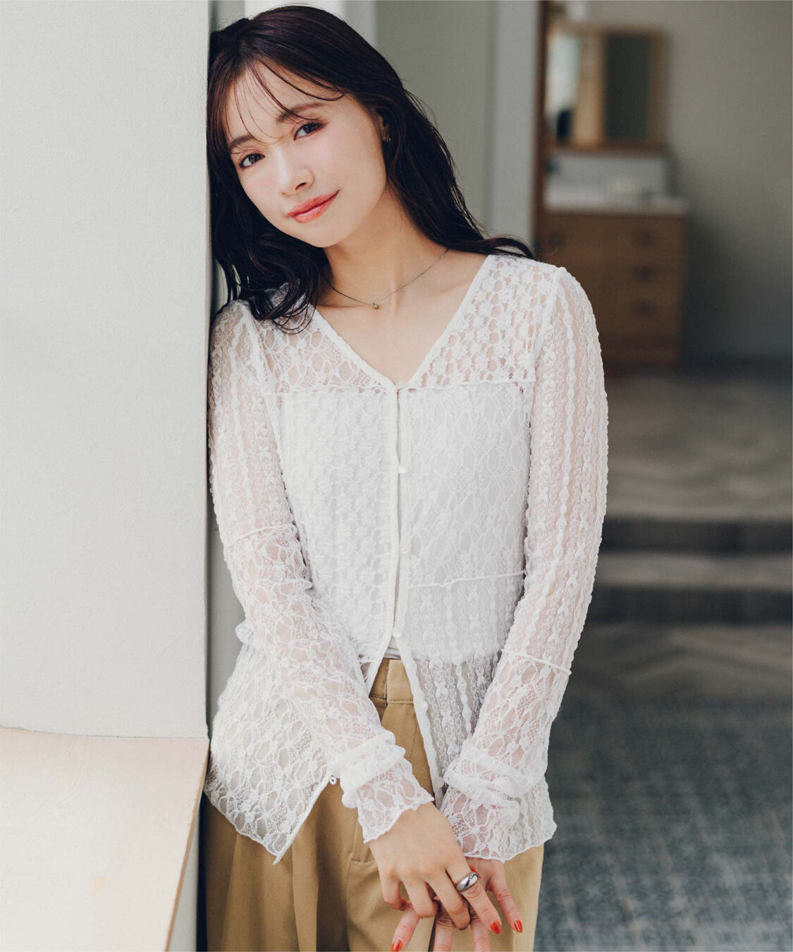 titivate「【赤埴奈津子さんコラボアイテム】前後2way切替デザインレーストップス」|Tシャツ・カットソー|オフホワイト