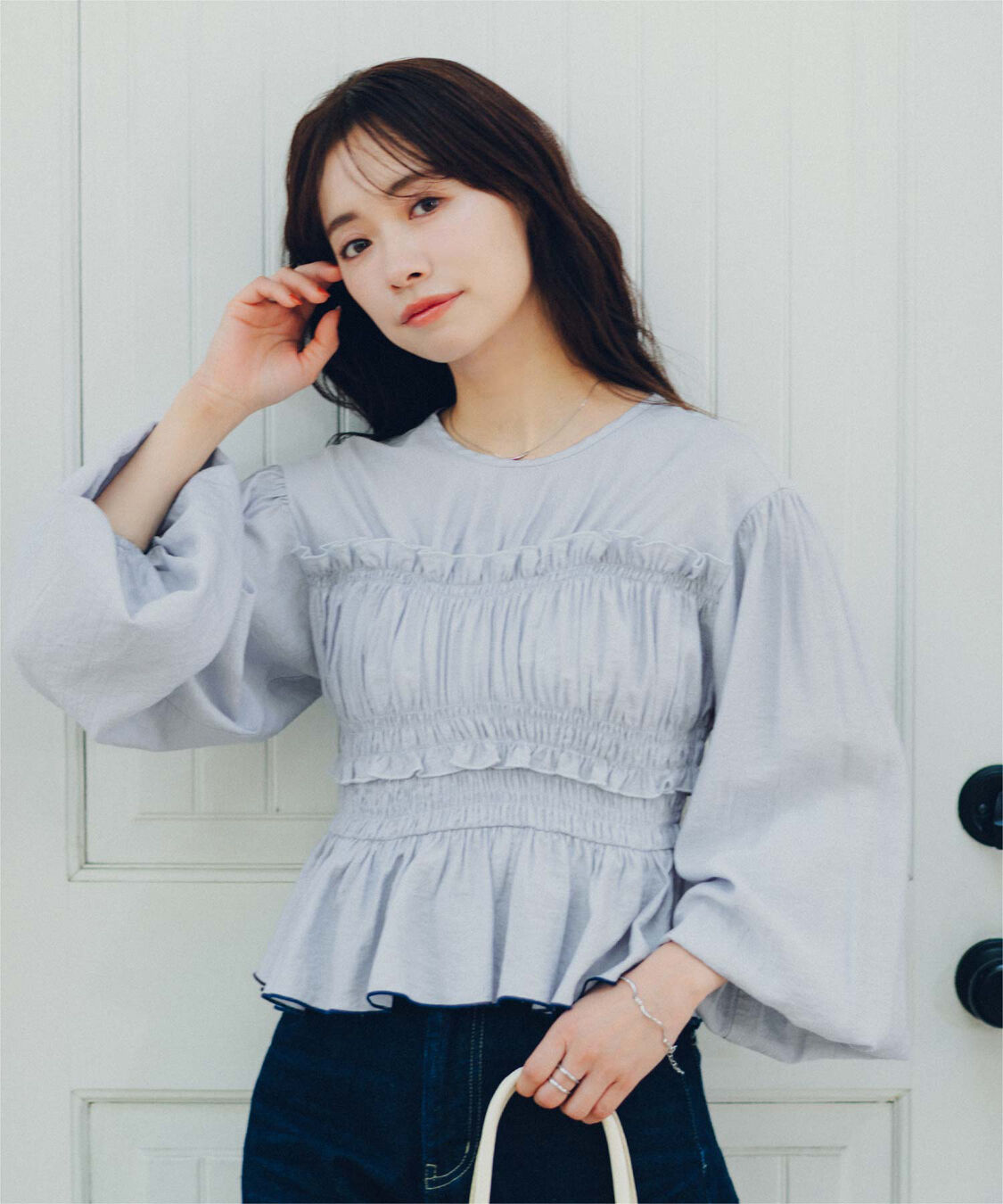 titivate「【赤埴奈津子さんコラボアイテム】シャーリングデザイントップス」|シャツ・ブラウス|ライトブルー