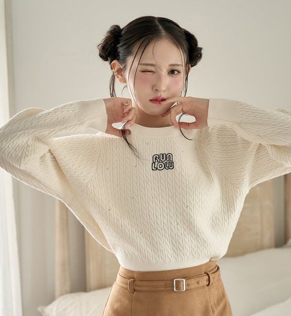 「キラキラ付ロゴ刺繍ケーブルニット」|ニット・セーター|アイボリー