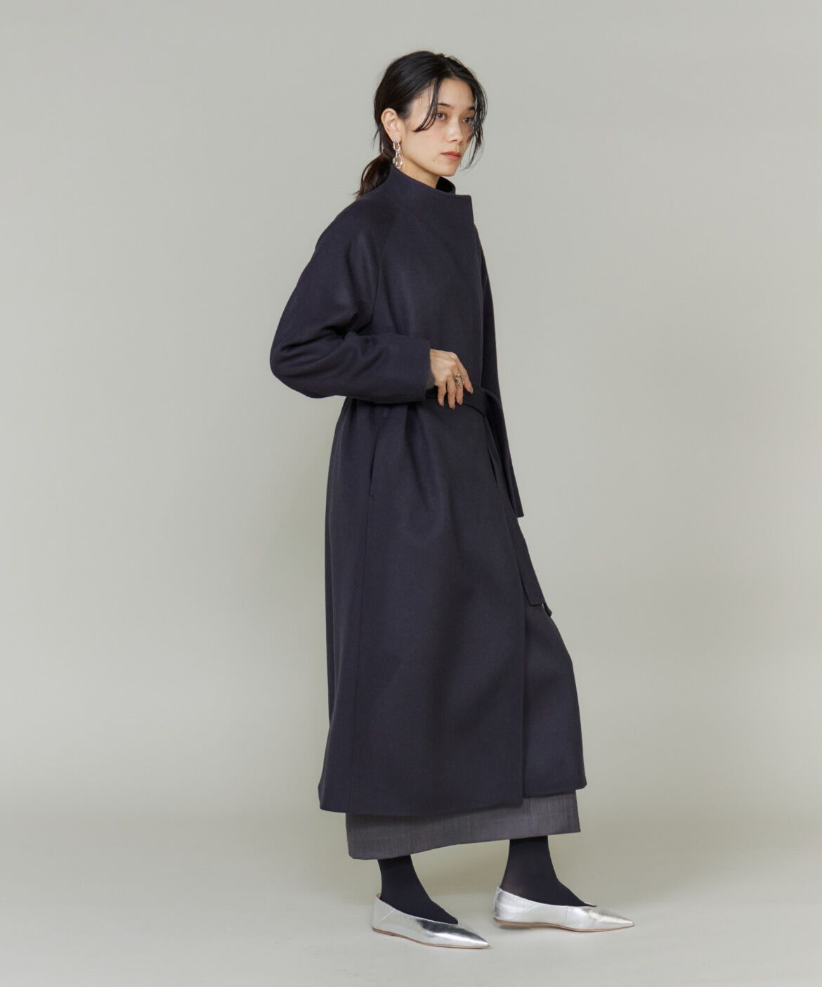 INED「スタンドカラーラグランスリーブコート」|ステンカラーコート|