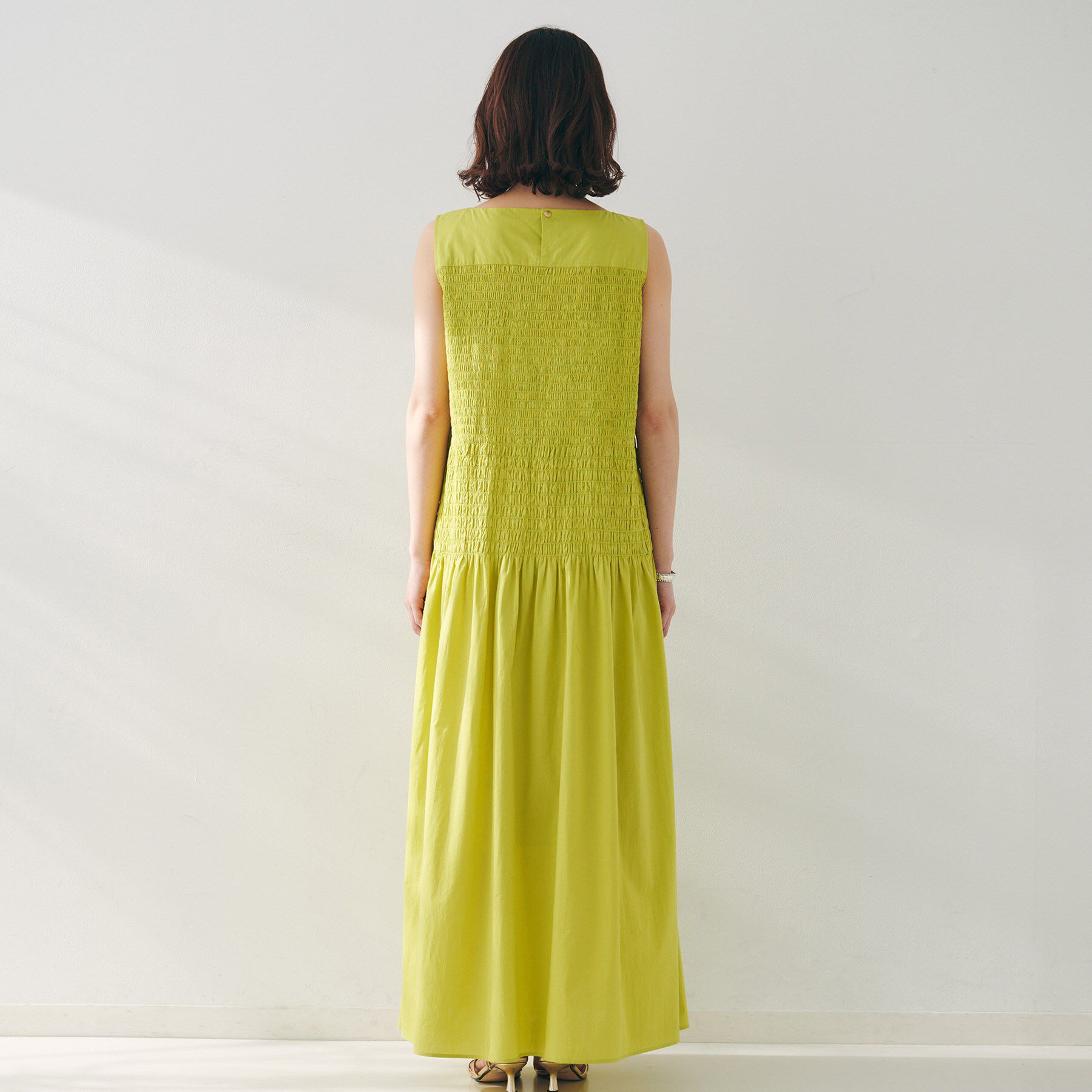 UNTITLED「【コットン100/夏ワンピ/ナロー】シャーリングワンピース」|ワンピース|