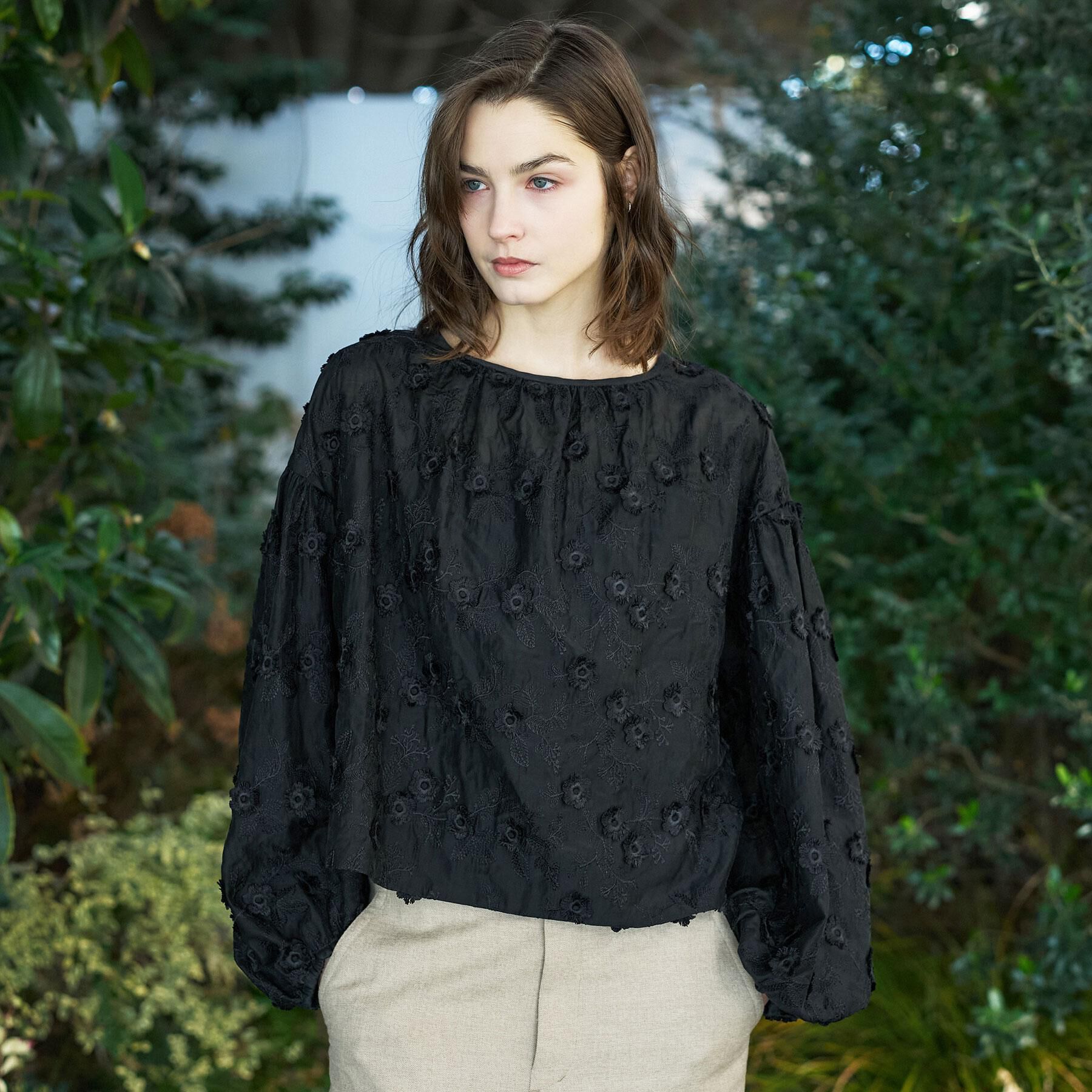 DRESSTERIOR「フラワーエンブロイダリーボリュームブラウス」|シャツ・ブラウス|