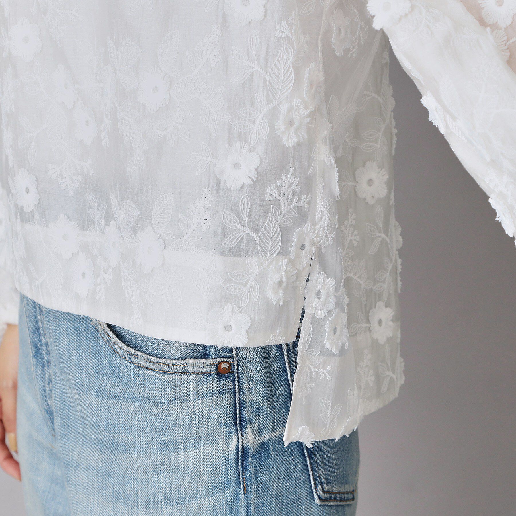 DRESSTERIOR「フラワーエンブロイダリーボリュームブラウス」|シャツ・ブラウス|