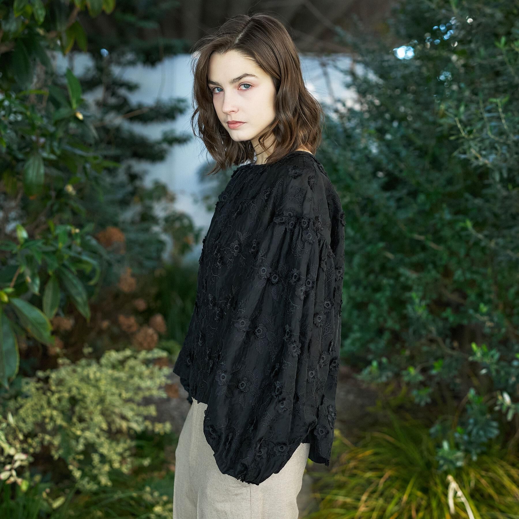 DRESSTERIOR「フラワーエンブロイダリーボリュームブラウス」|シャツ・ブラウス|