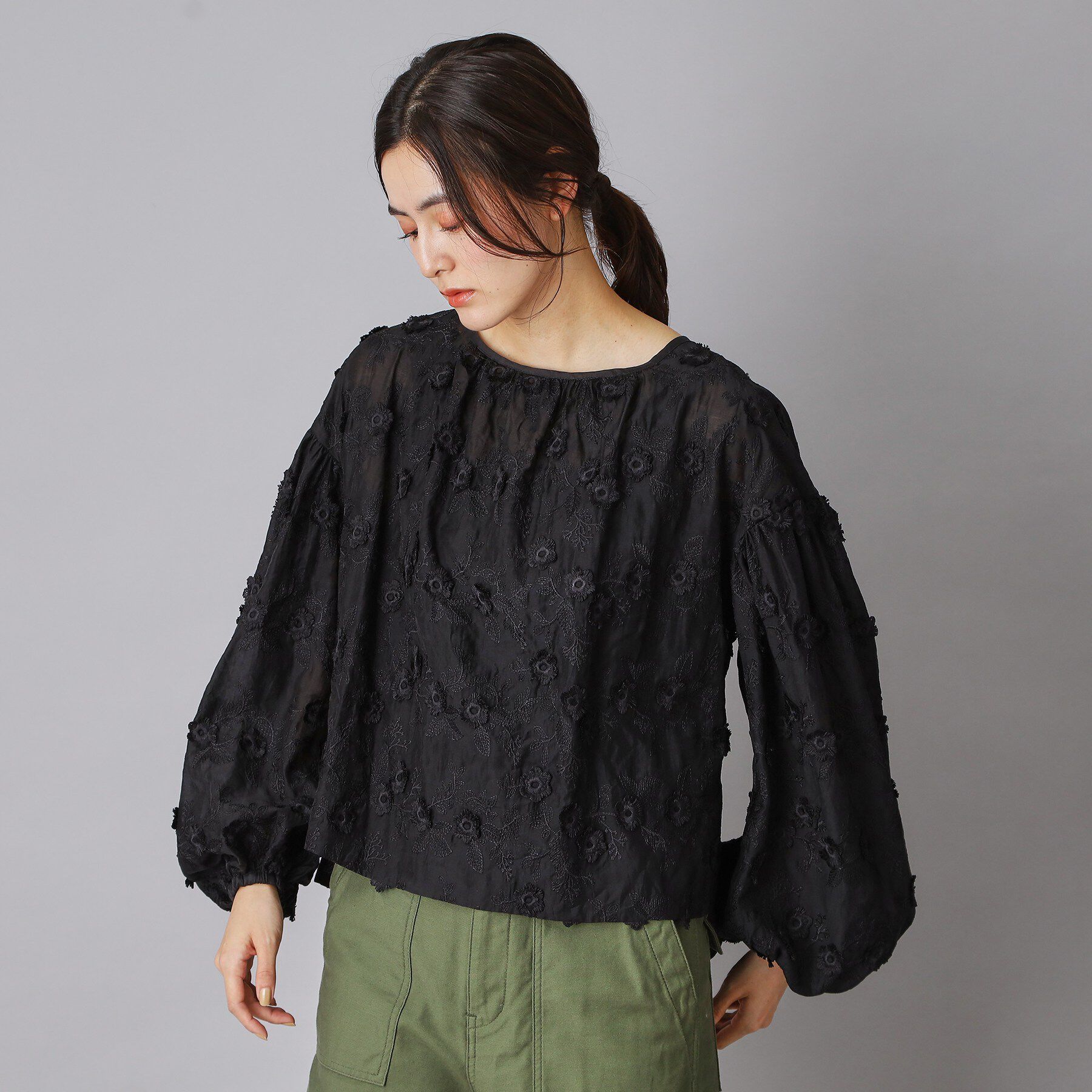 DRESSTERIOR「フラワーエンブロイダリーボリュームブラウス」|シャツ・ブラウス|