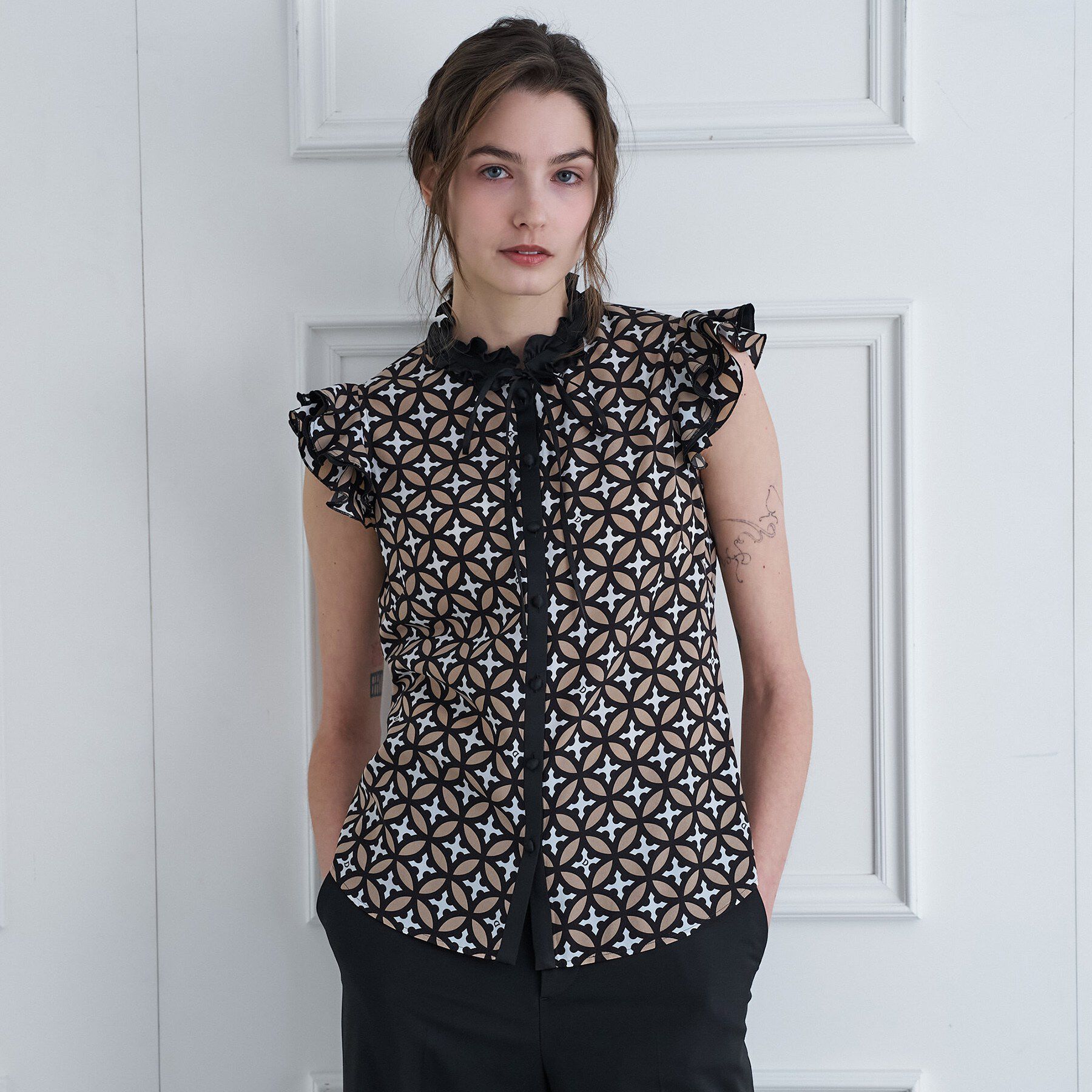 DRESSTERIOR「【大人MUSE5月号掲載】オーバーラップウィングスリーブ」|シャツ・ブラウス|