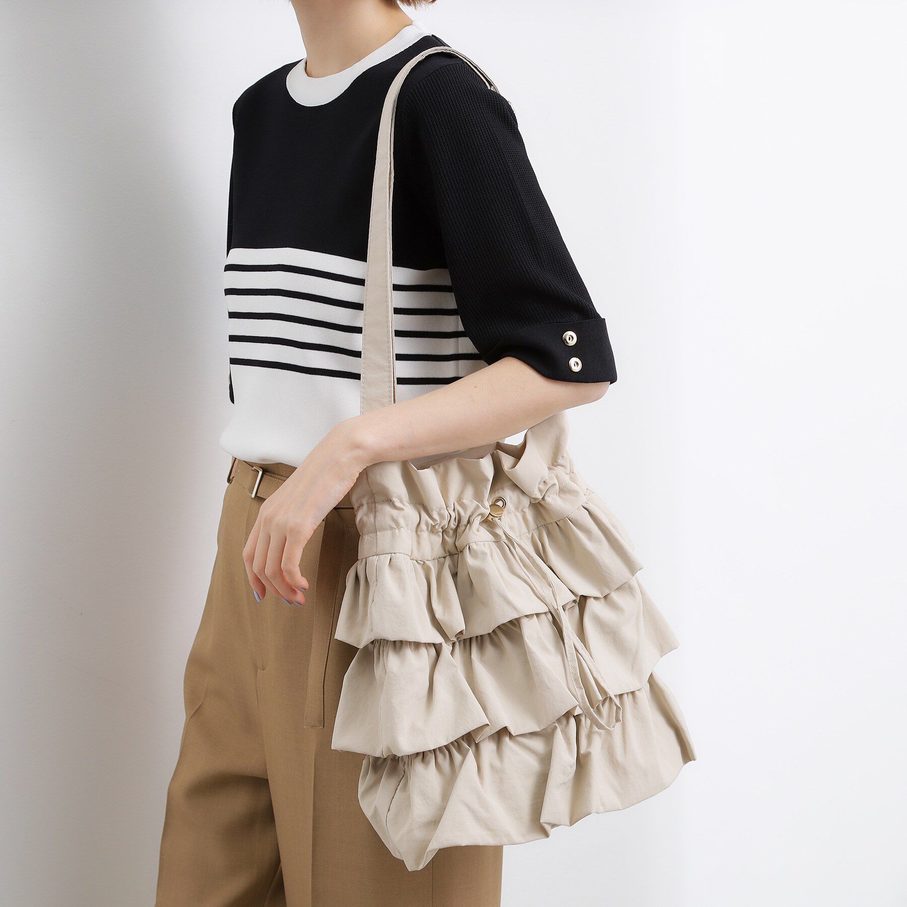 grove「【撥水】ティアードドロストショルダー」|ショルダー・メッセンジャー|グレージュ(050)