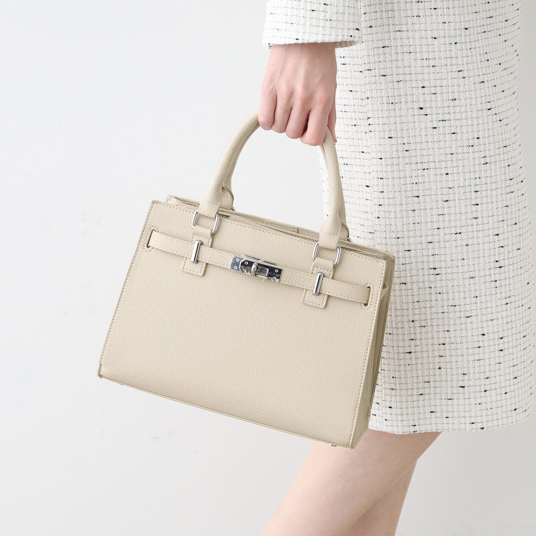 INDIVI「【合皮／フォーマル】ショルダー付きスクエアバッグ」|ショルダー・メッセンジャー|