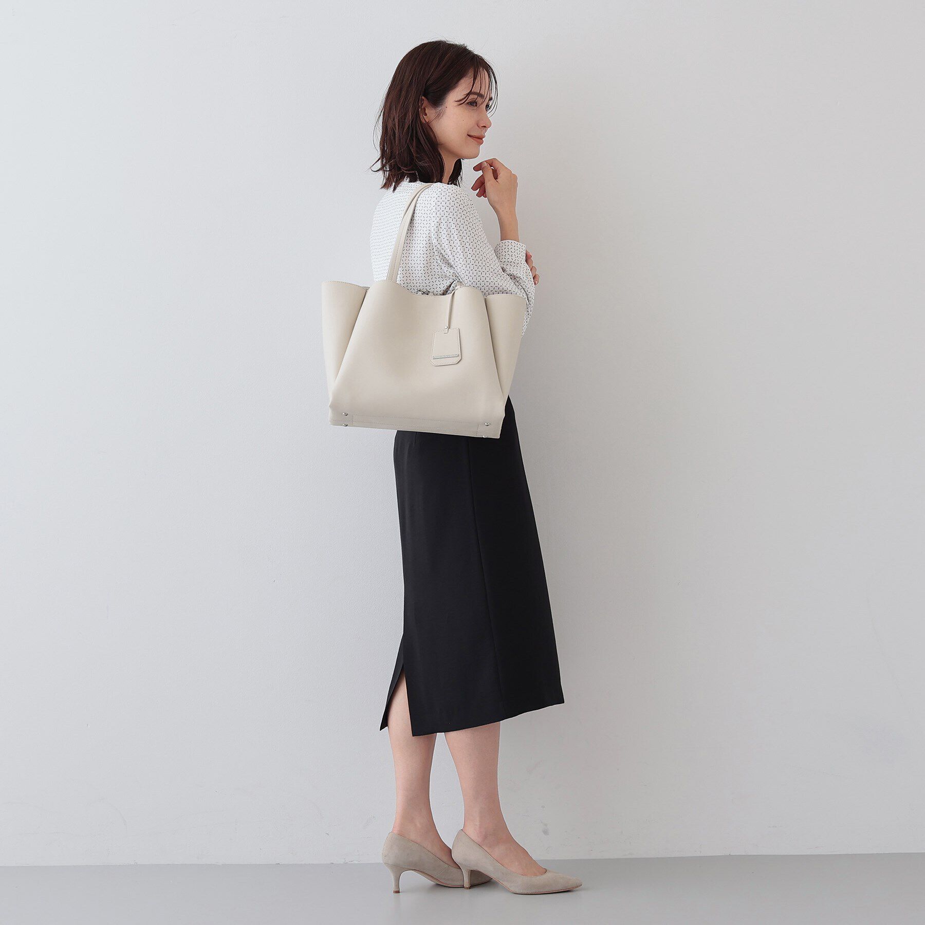 INDIVI「【合皮／A4収納可能】タックデザイン通勤バッグ」|トートバッグ|