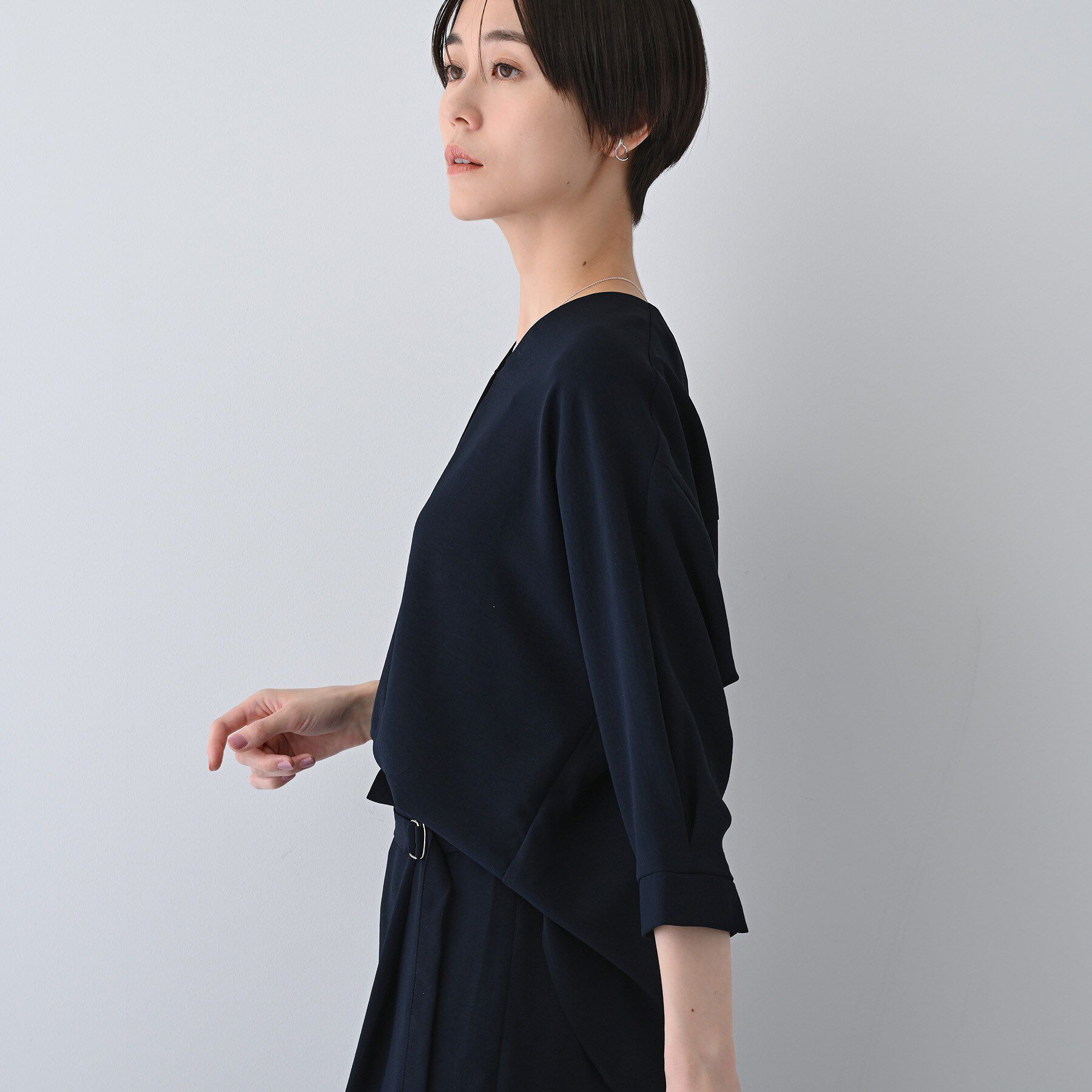 INDIVI「【着る日傘/遮熱/UVケア】Vネックドルマンスリーブブラウス」|シャツ・ブラウス|