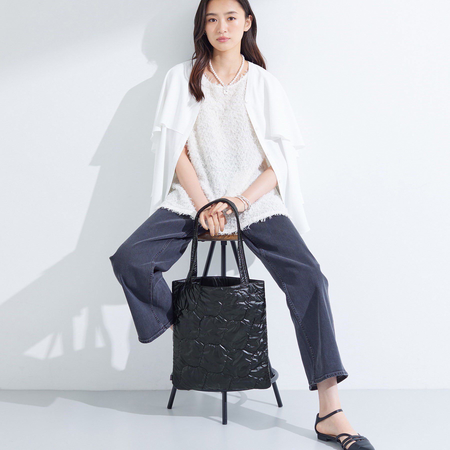 INDIVI「【A4サイズ対応】シャイニーキルトトート」|トートバッグ|ブラック(019)