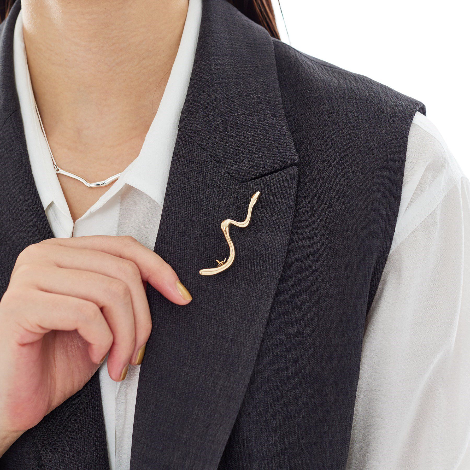 INDIVI「【セレモニー／デイリー】ニュアンスブローチ」|ブローチ・コサージュ|ゴールド(007)