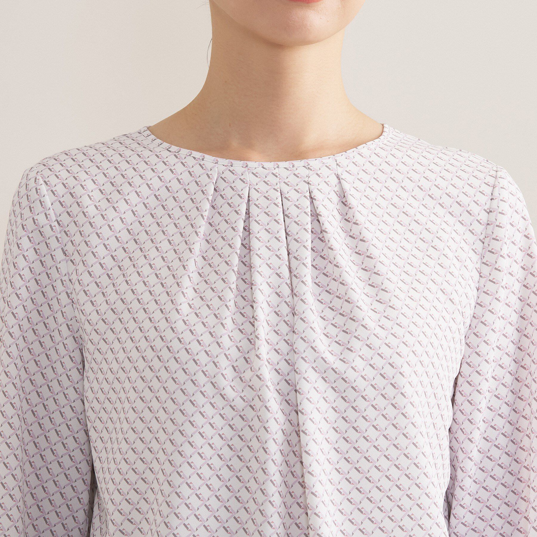 INDIVI「【洗える／透けにくい】ダイヤ柄プリントブラウス」|シャツ・ブラウス|