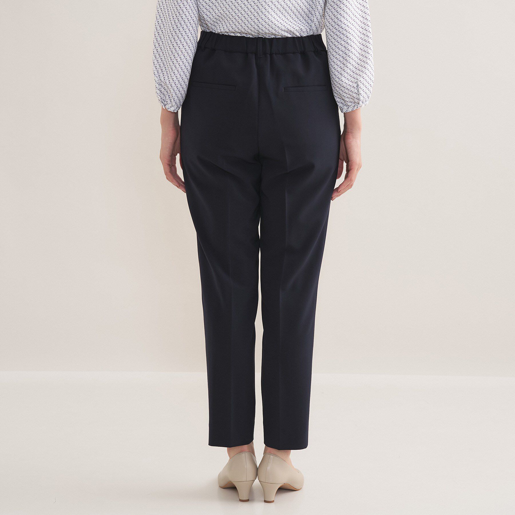 INDIVI「【通勤スーツ／洗える】ストレッチタックテーパードパンツ」|スーツ|