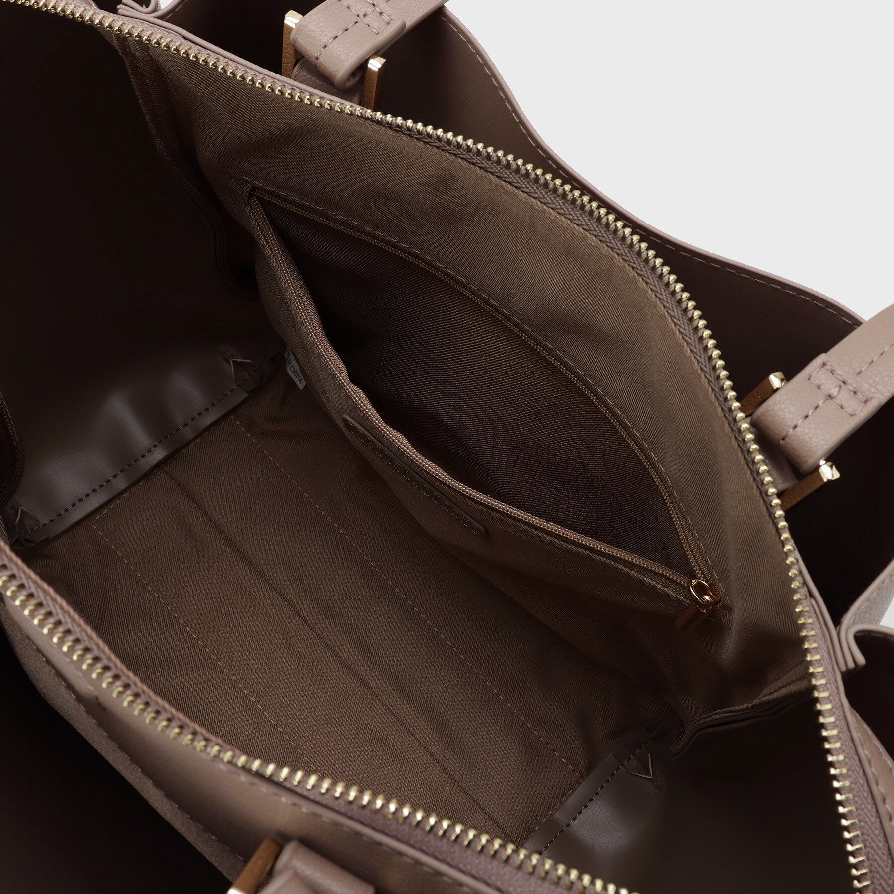 INDIVI「【A4収納可能／合皮】キャリアタックバッグ」|トートバッグ|