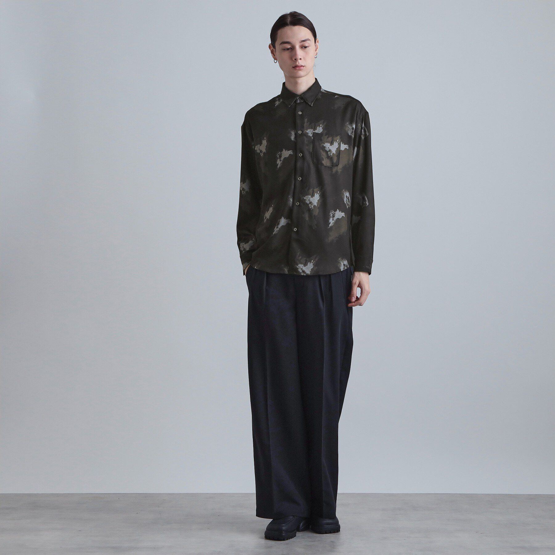 tk.TAKEO KIKUCHI「スモークブラープリントシャツ」|シャツ・ブラウス|