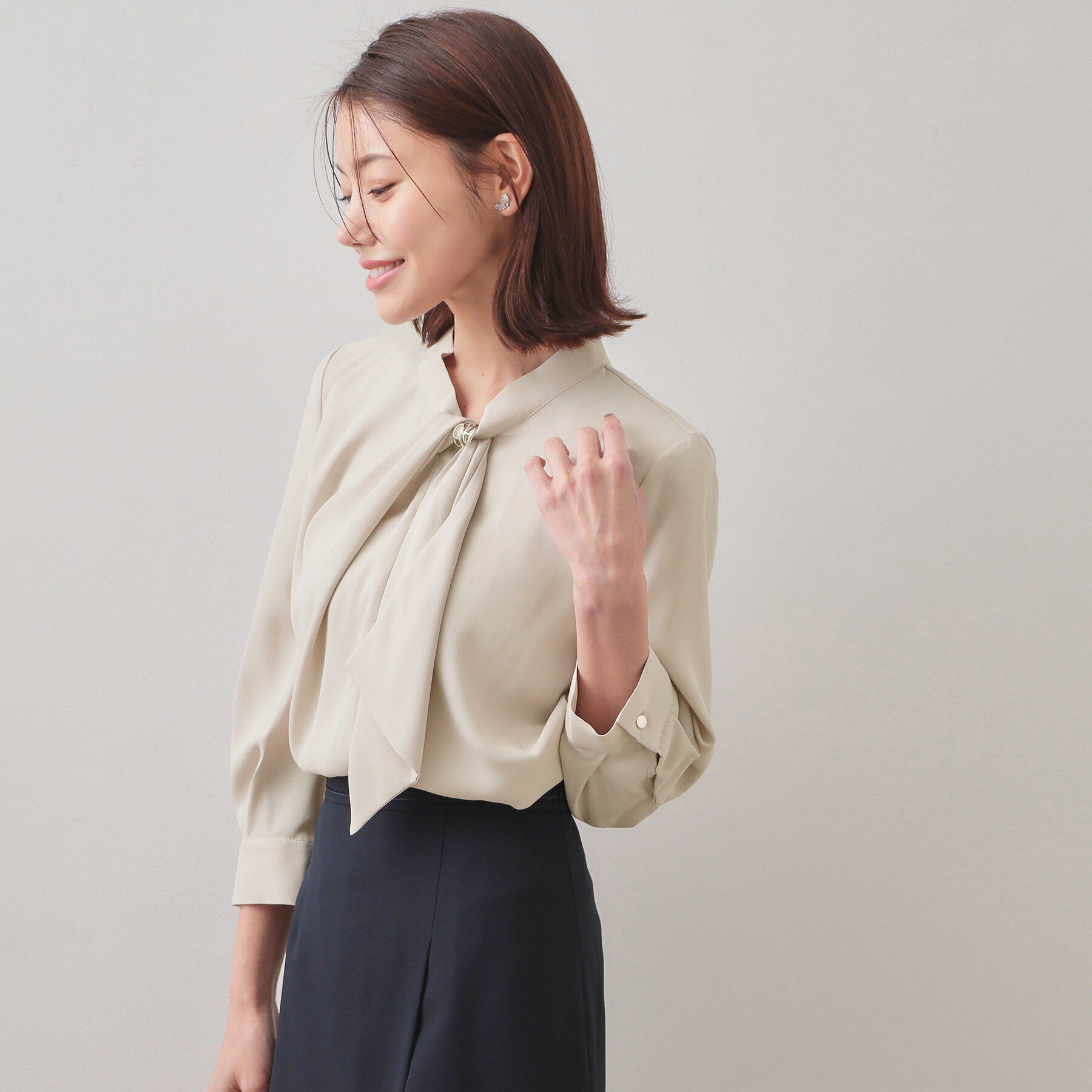 index「アシメドレープボウタイブラウス【洗濯機OK/イージーアイロン】」|シャツ・ブラウス|