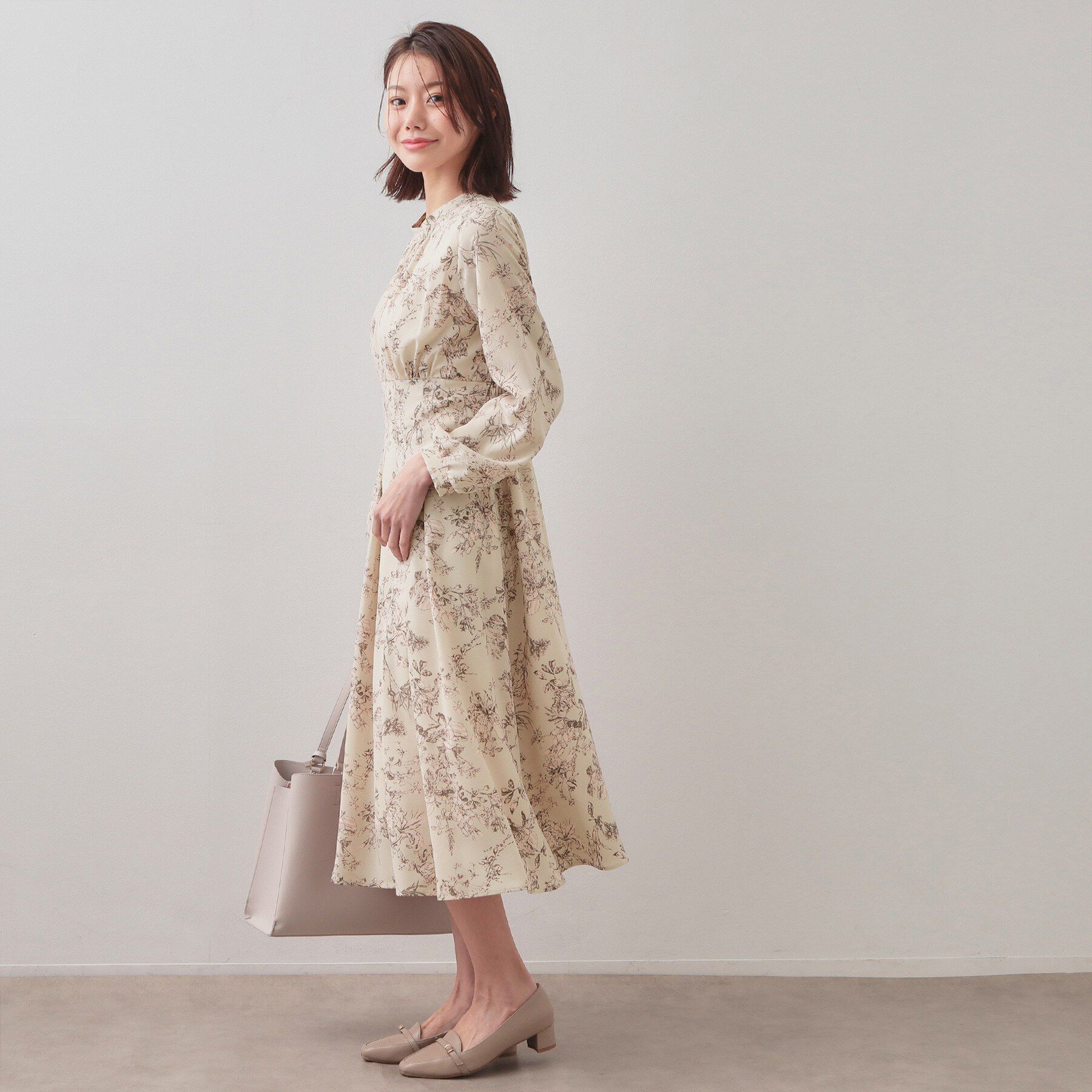 index「フラワーハイネックタックワンピース【洗濯機OK/イージーアイロン/防シワ】」|ワンピース|