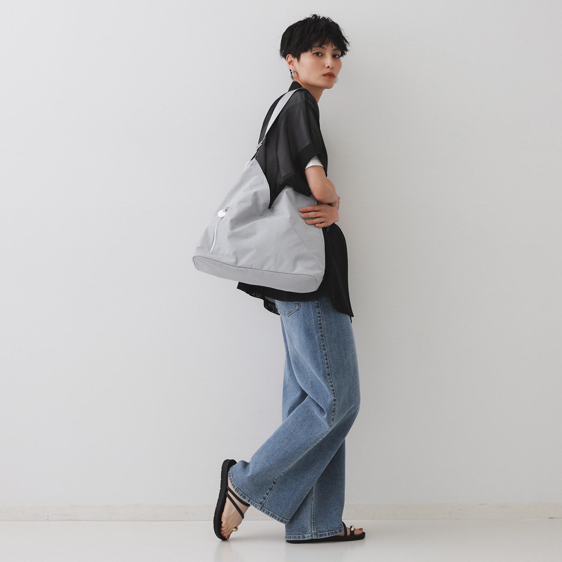 OPAQUE.CLIP「【A4サイズ対応／長さ調整可能】ダブルトライアングルデザインショルダーバッグ」|ショルダー・メッセンジャー|