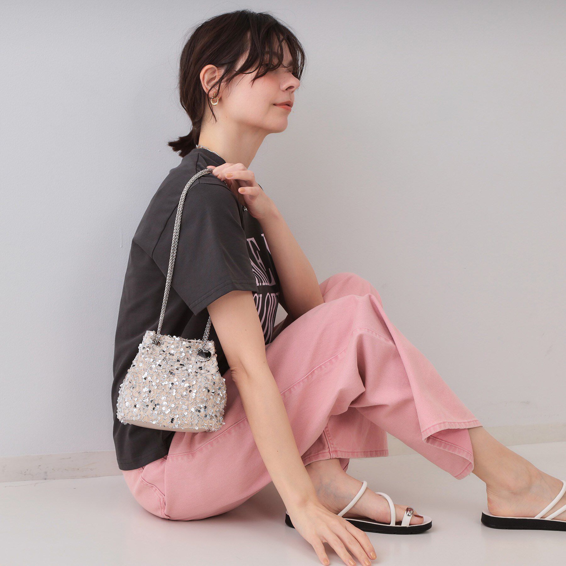 OPAQUE.CLIP「【2WAY】素材アソートシャイニー巾着ミニショルダーバッグ」|ショルダー・メッセンジャー|オフホワイト(003