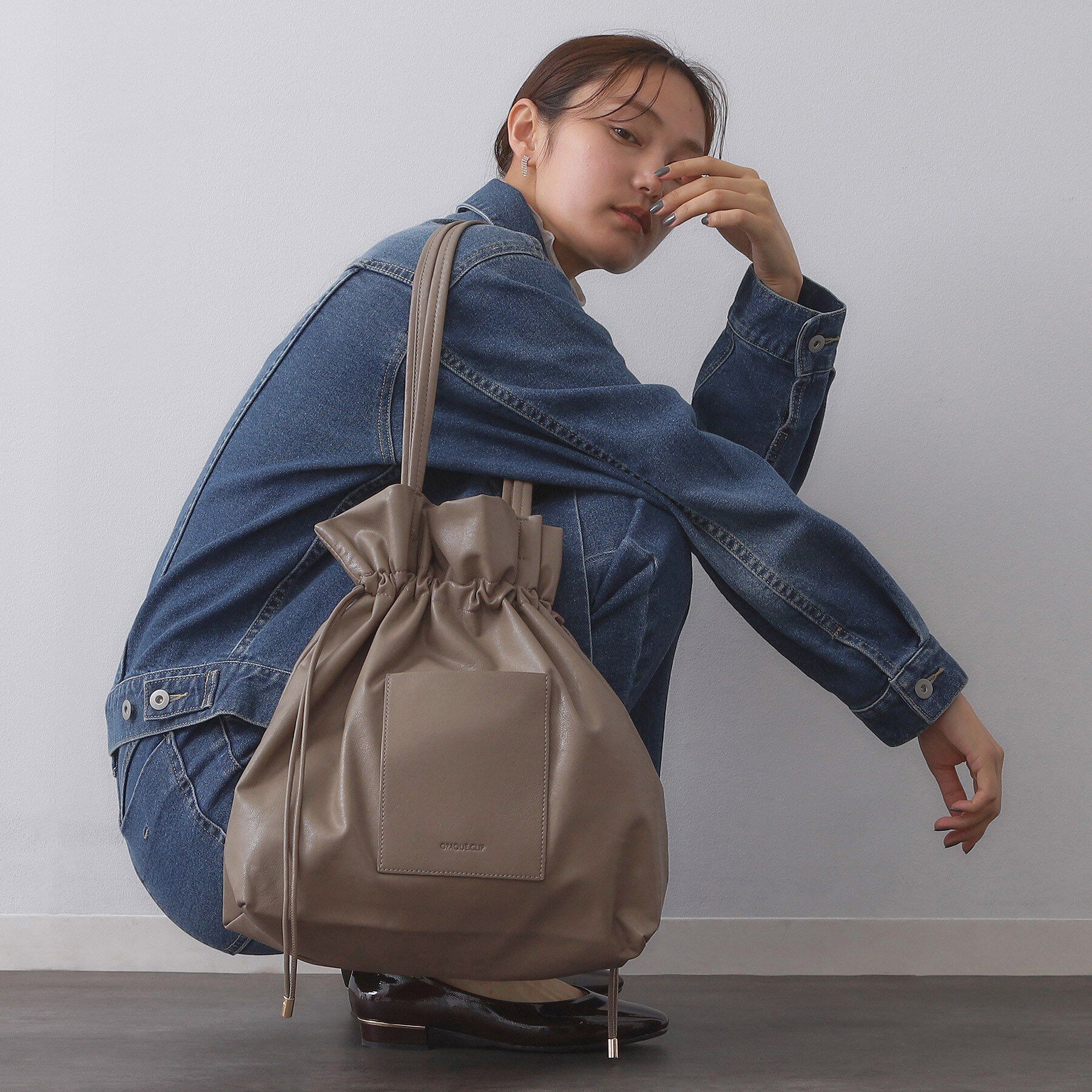 OPAQUE.CLIP「【A4サイズ対応】ソフト合皮巾着ドローストリングトートバッグ」|トートバッグ|ブラウン(043)