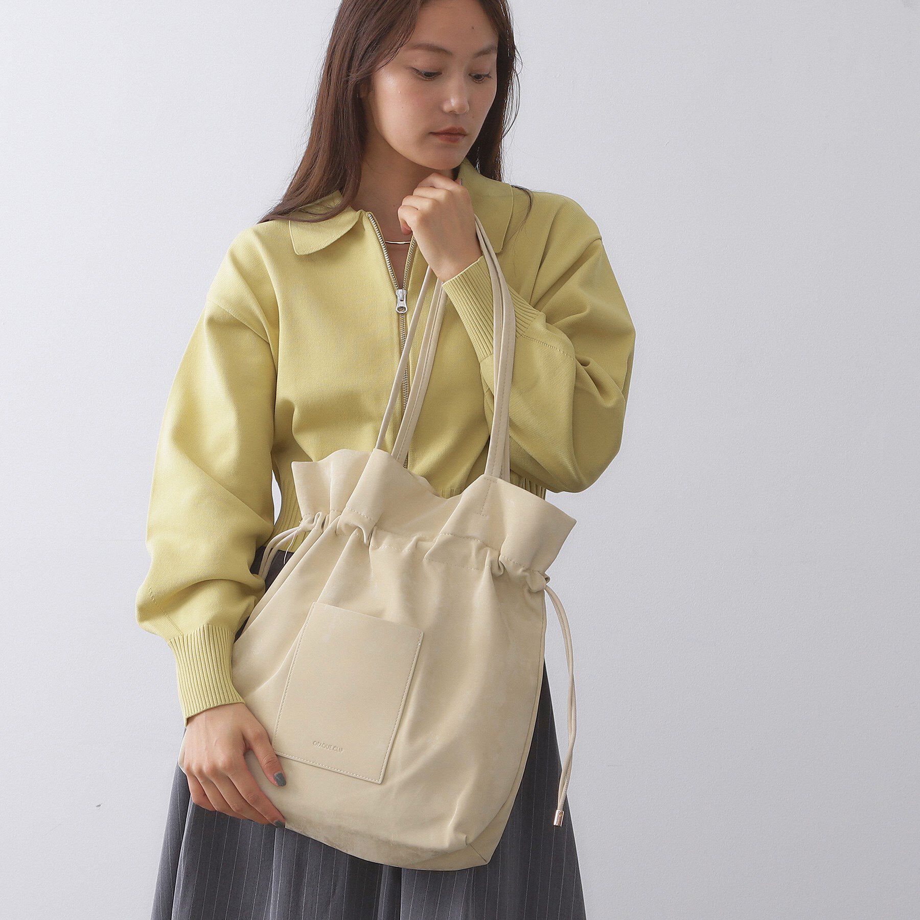 OPAQUE.CLIP「【A4サイズ対応】ソフト合皮巾着ドローストリングトートバッグ」|トートバッグ|ライトベージュ(15