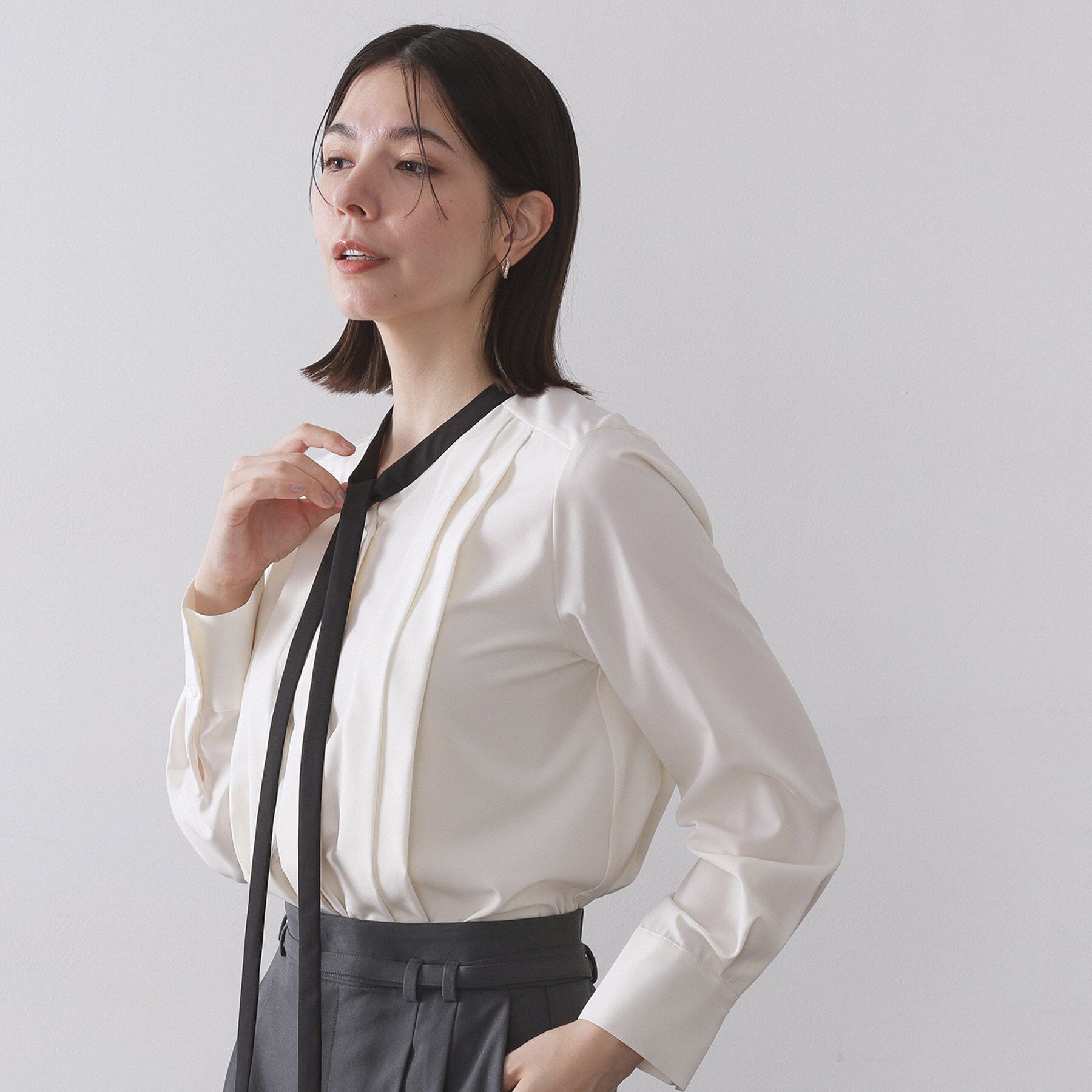 OPAQUE.CLIP「バイカラーボウタイブラウス【洗濯機OK】」|シャツ・ブラウス|オフホワイト(503