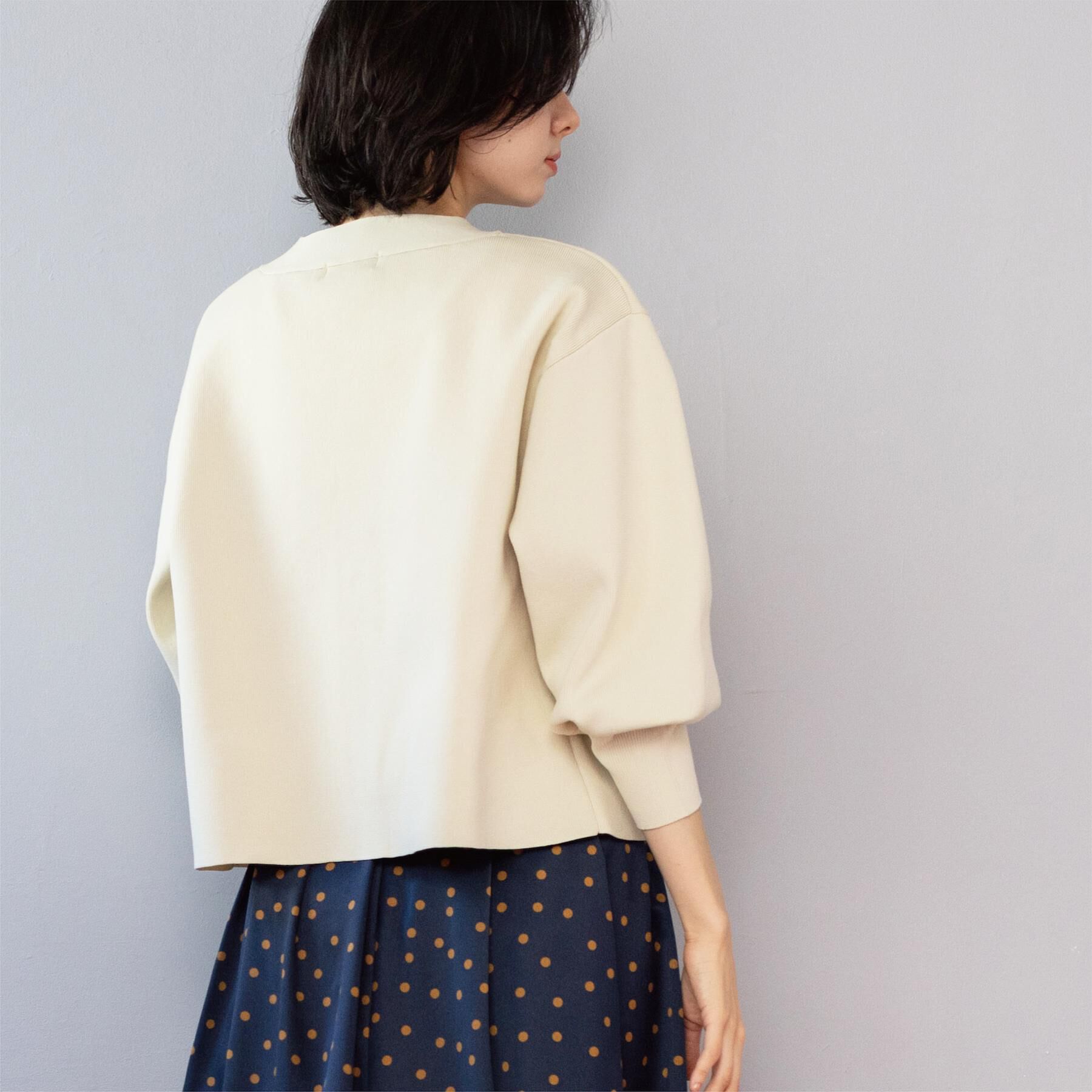 OPAQUE.CLIP「ゴールドビックボタンVネックニットカーディガン【洗濯機OK】」|カーディガン|