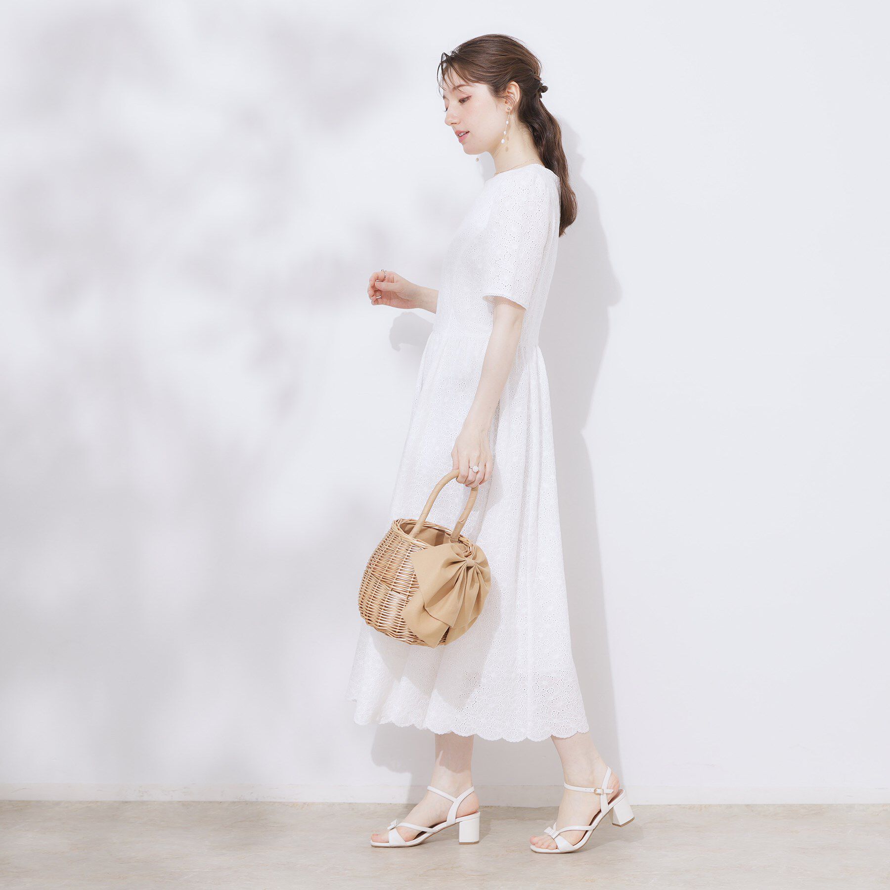 Couture broach「【一枚で着映える・華やか・花柄刺繍】カットワークレースワンピ」|ワンピース|