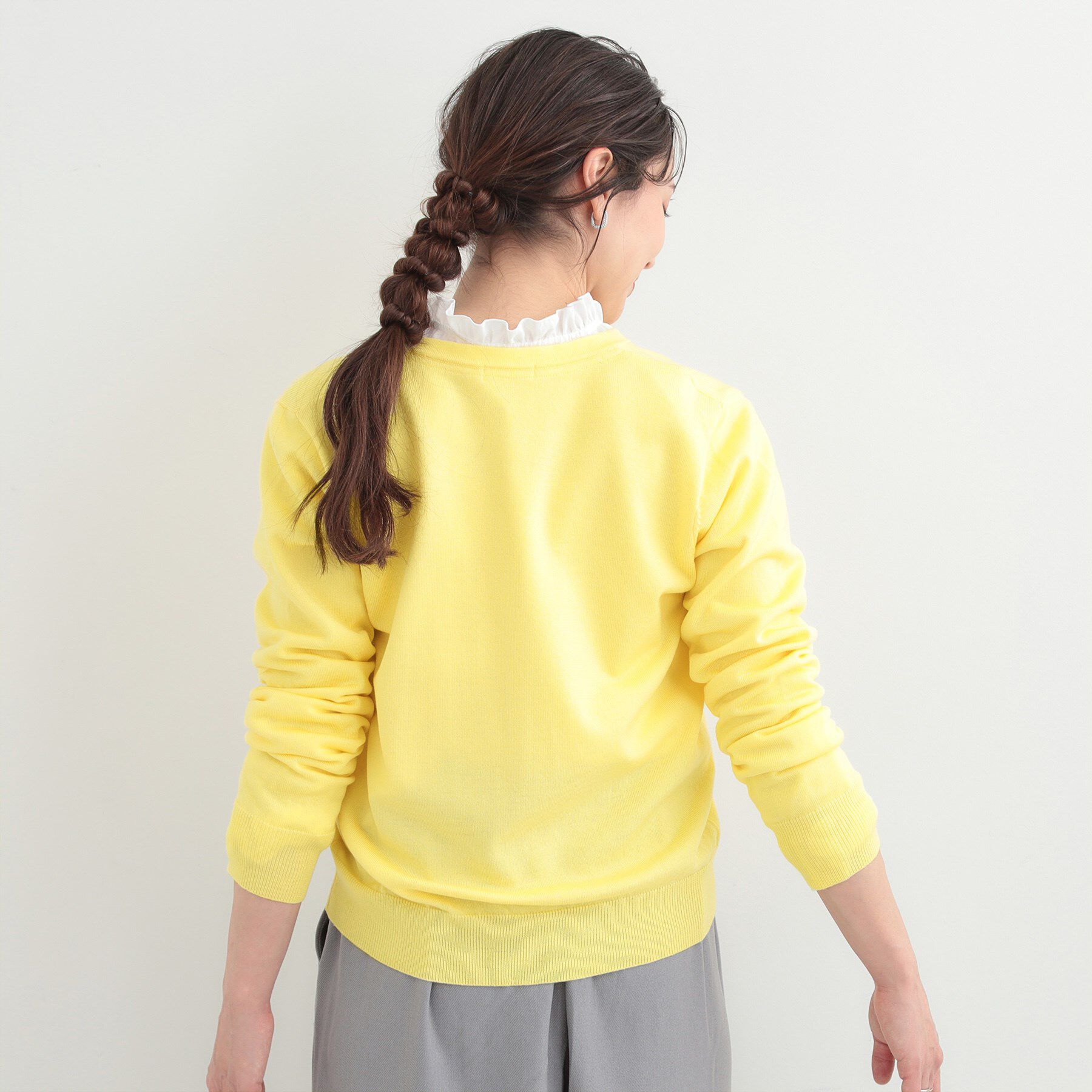 SHOO･LA･RUE「【洗濯機可/アンサンブル可】パール&times;ビジューがきらめく 上品クルーネックカーディガン」|カーディガン|