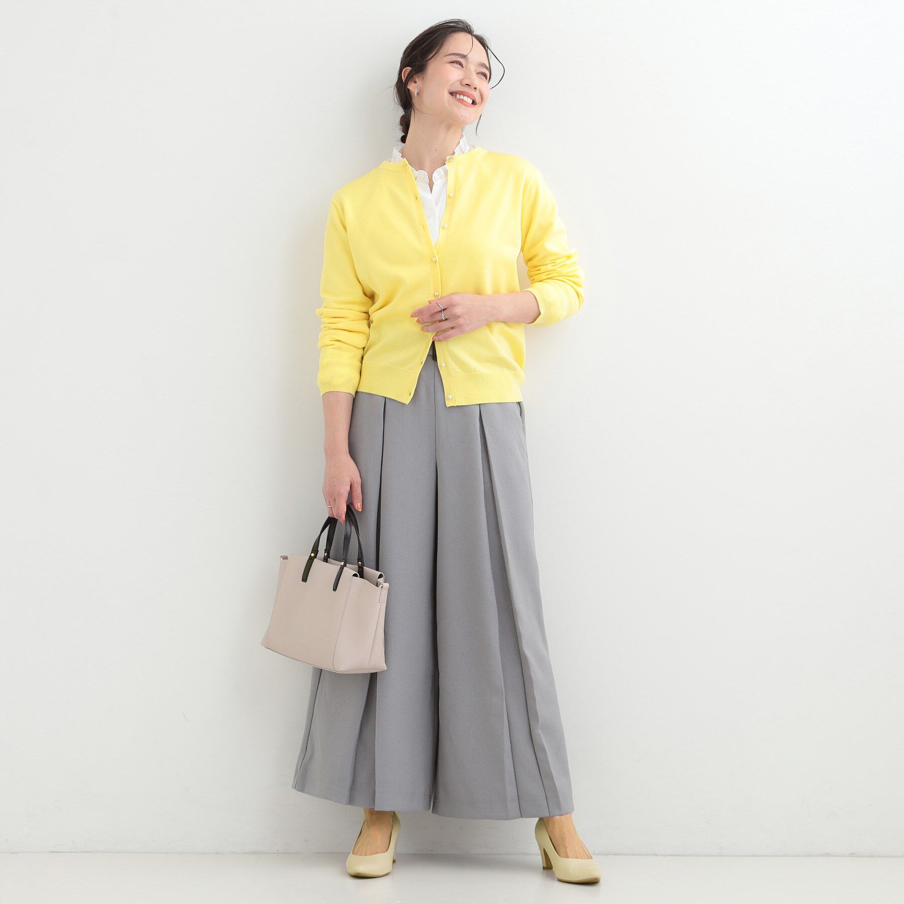 SHOO･LA･RUE「【洗濯機可/アンサンブル可】パール&times;ビジューがきらめく 上品クルーネックカーディガン」|カーディガン|