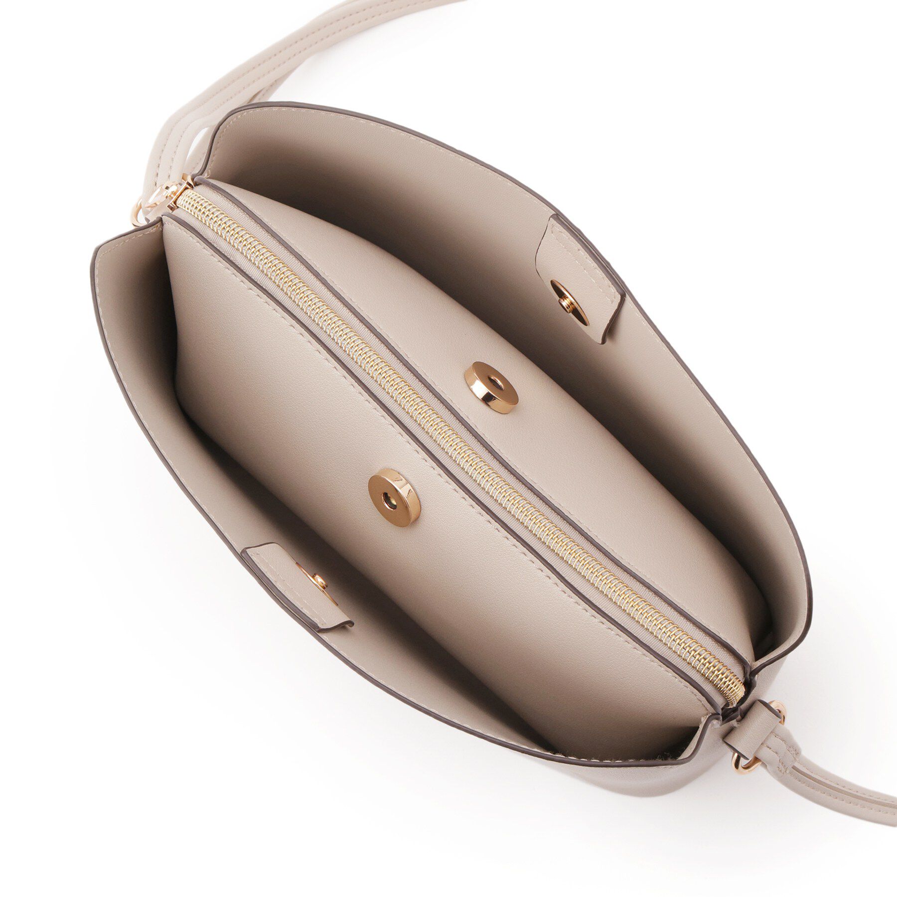 SHOO･LA･RUE「コンパクトながらしっかり入る 一枚革風 3層ショルダーバッグ」|ショルダー・メッセンジャー|