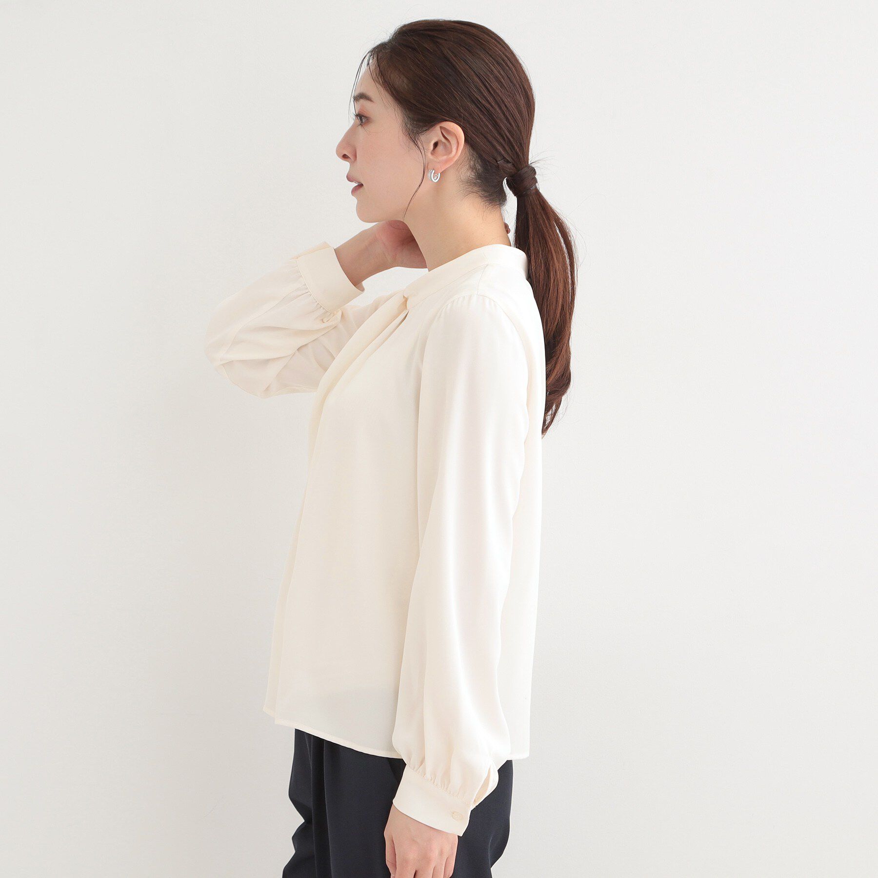 SHOO･LA･RUE「【洗濯機可/吸水速乾】ボウタイ風デザインブラウス」|シャツ・ブラウス|