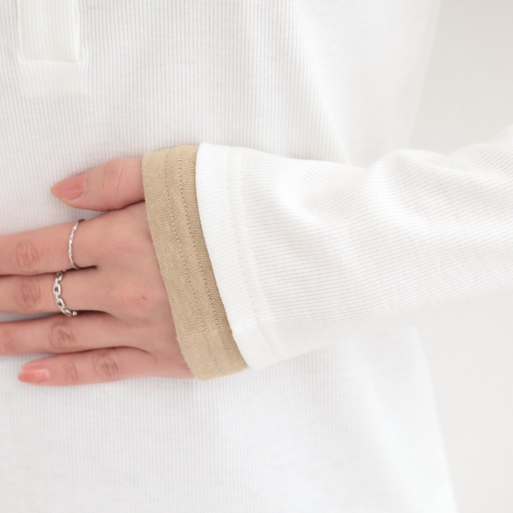 SHOO･LA･RUE「【洗濯機可/S-LL】1枚でサマ見え レイヤード風配色 ヘンリーネックロンT」|Tシャツ・カットソー|