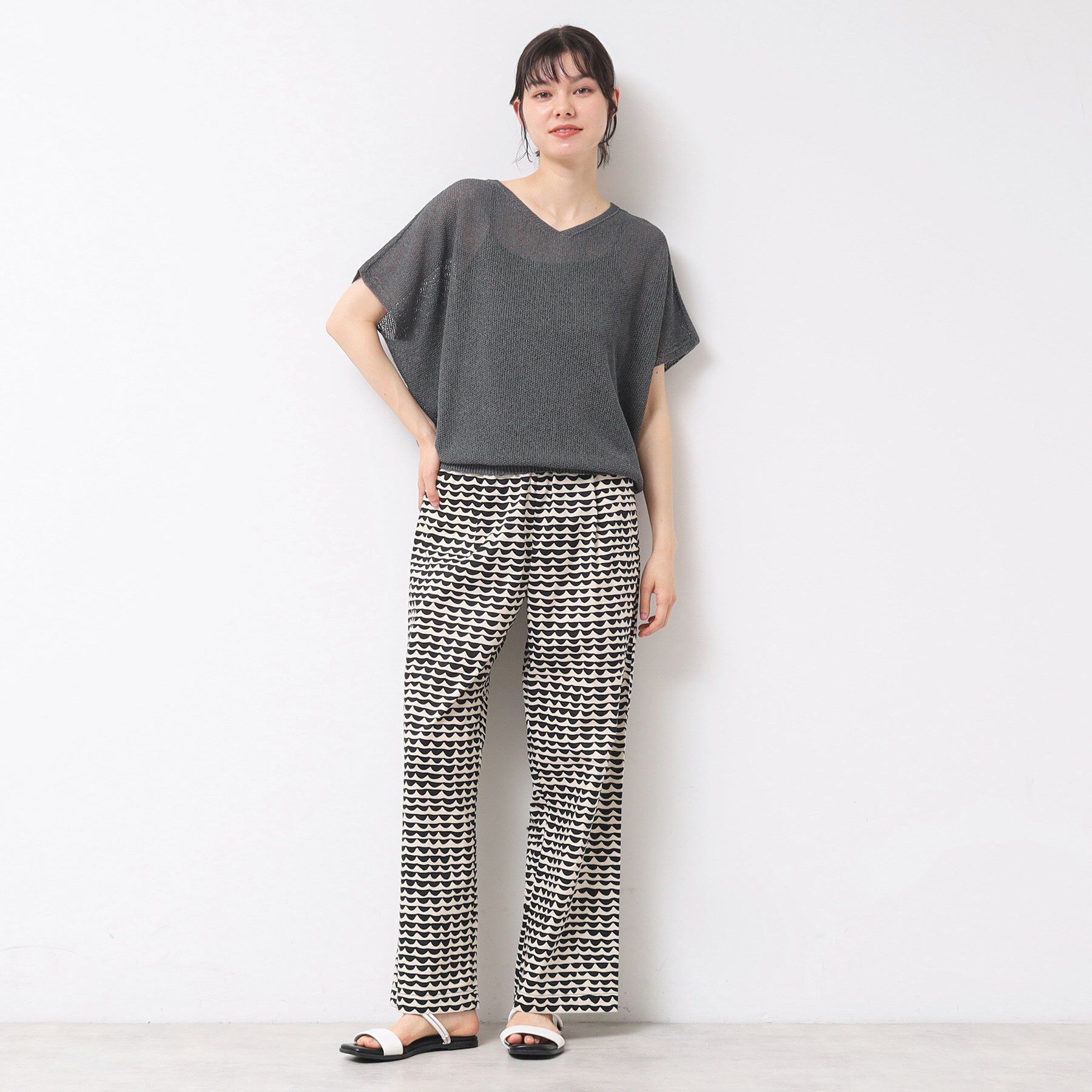 Dessin「【日本製・洗える】シームレスラインVネックニット」|ニット・セーター|