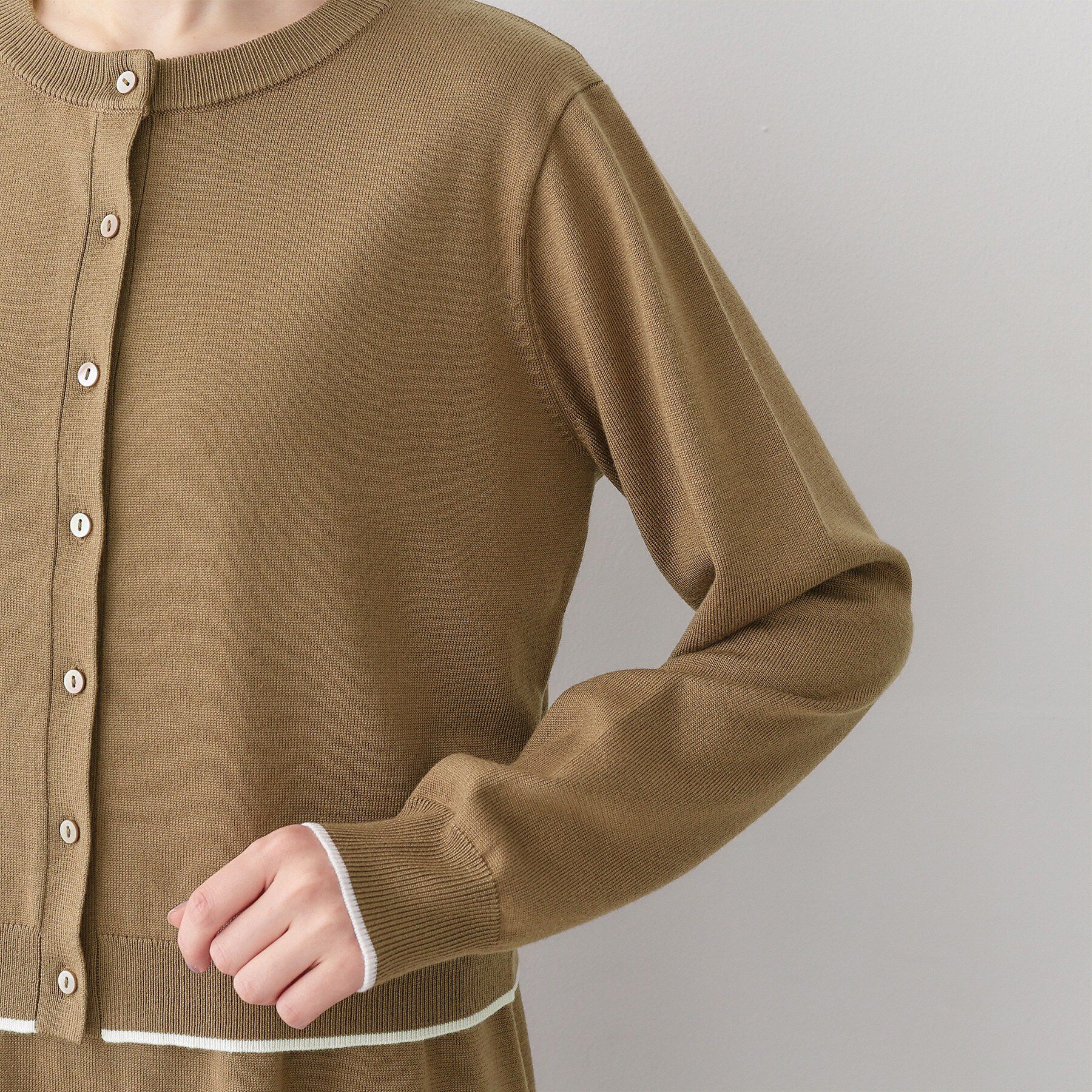 Dessin「【2点セット・洗える】ニットカーディガン&times;ノースリーブワンピース」|ワンピース|