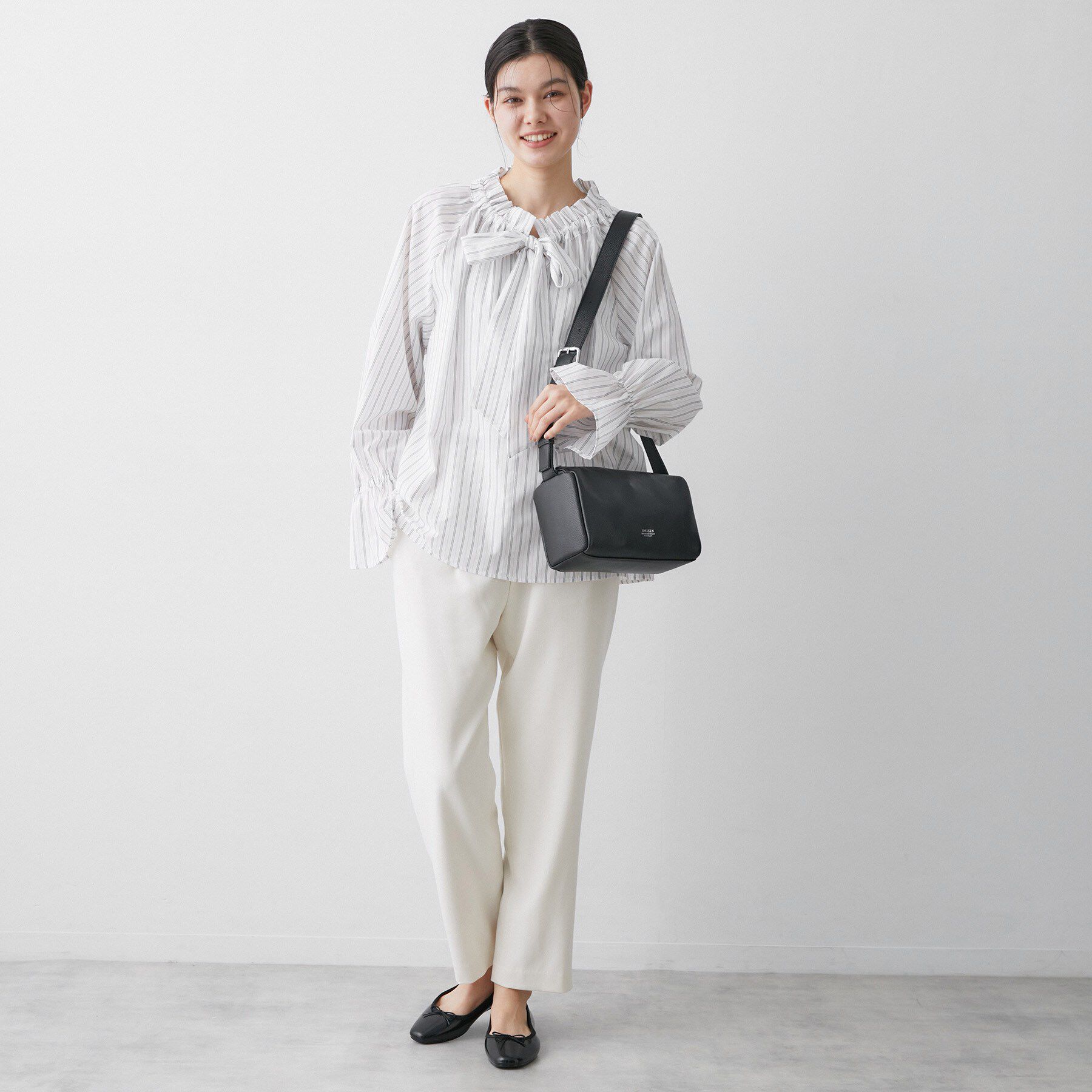 Dessin「【軽量】本革スクエアショルダーバッグ」|ショルダー・メッセンジャー|