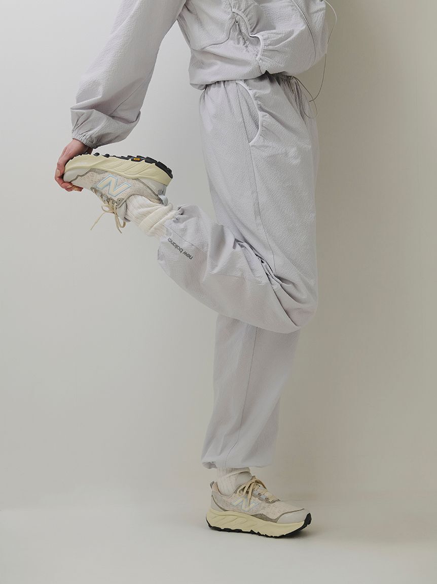 NEW BALANCE 「【New Balance for emmi】マルチファンクションイージーパンツ」|チノ|GRY