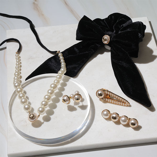 MARY QUANT「オーナメント4パール ワニクリップ」|ヘアゴム・シュシュ|