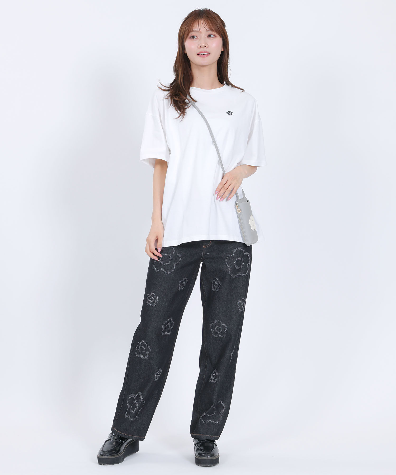 MARY QUANT「デイジーパッチ モバイルショルダー」|モバイルケース|