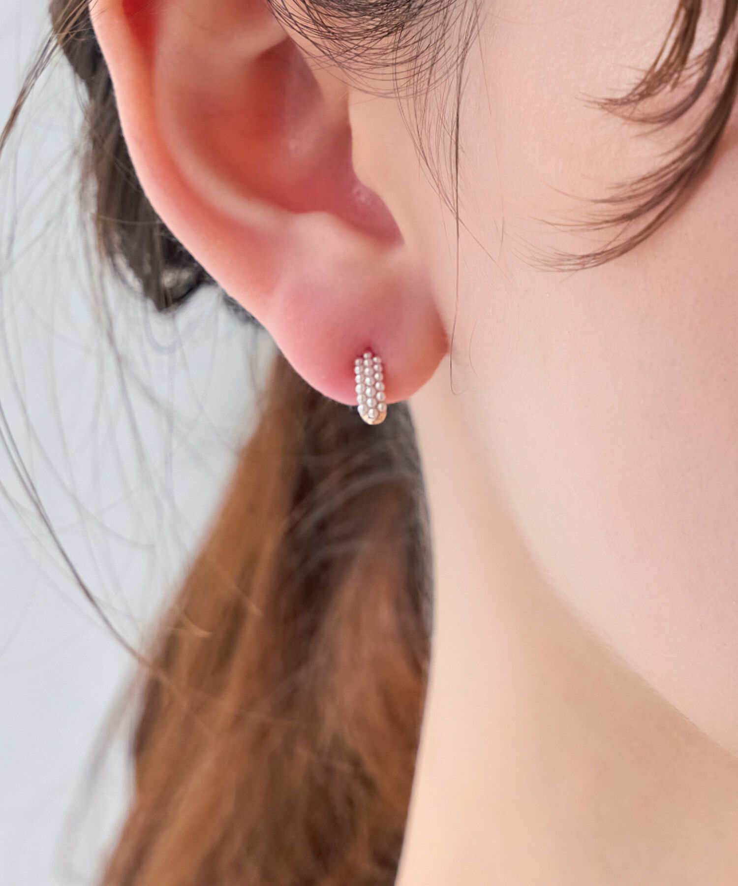 Phoebe「【痛くないシリーズ】グレインパールフープライトフィットイヤリング　シャンパンゴールド」|イヤリング|