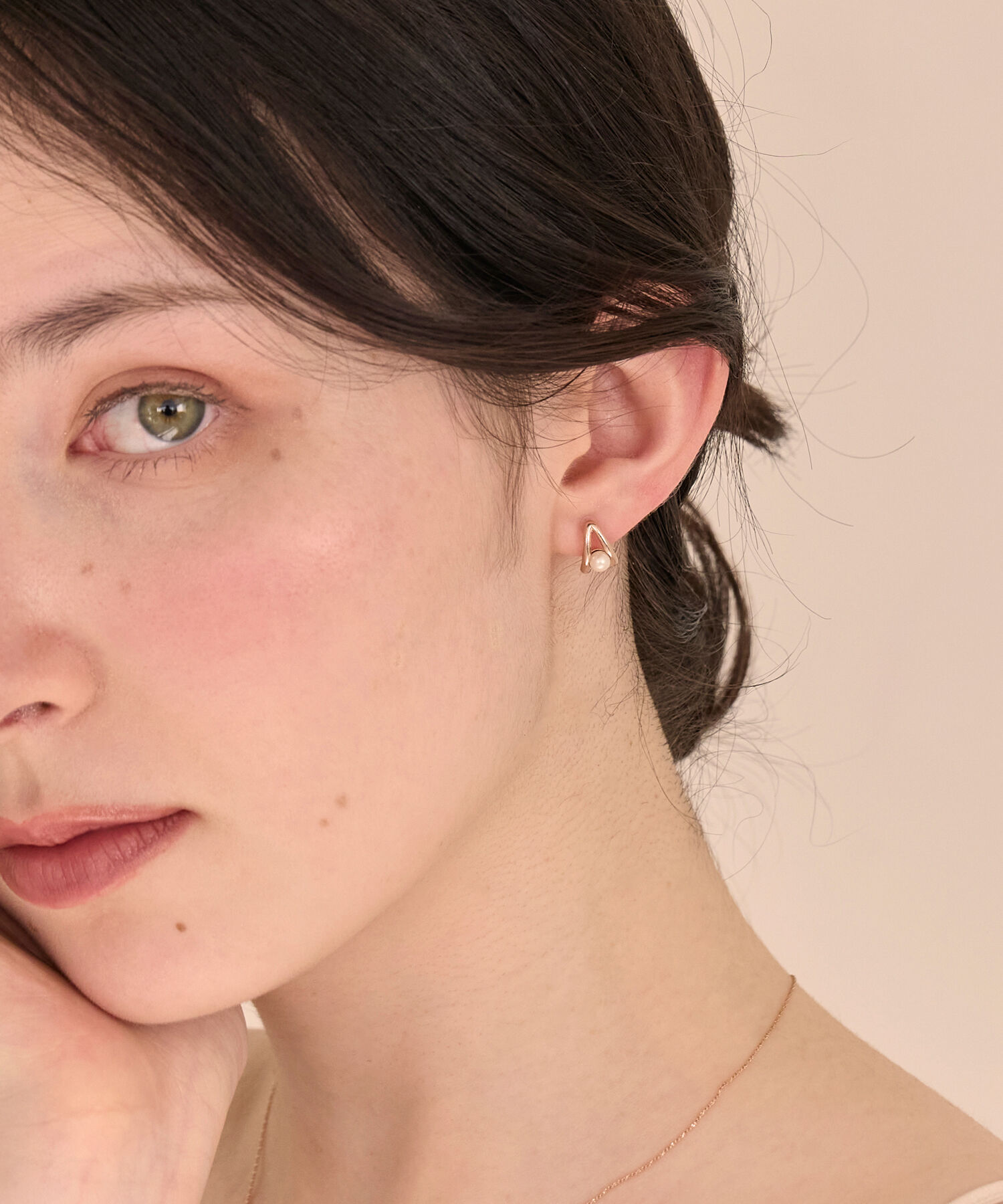 Phoebe「【金属アレルギー対応】ドロップパールセラミックポストピアス」|ピアス|