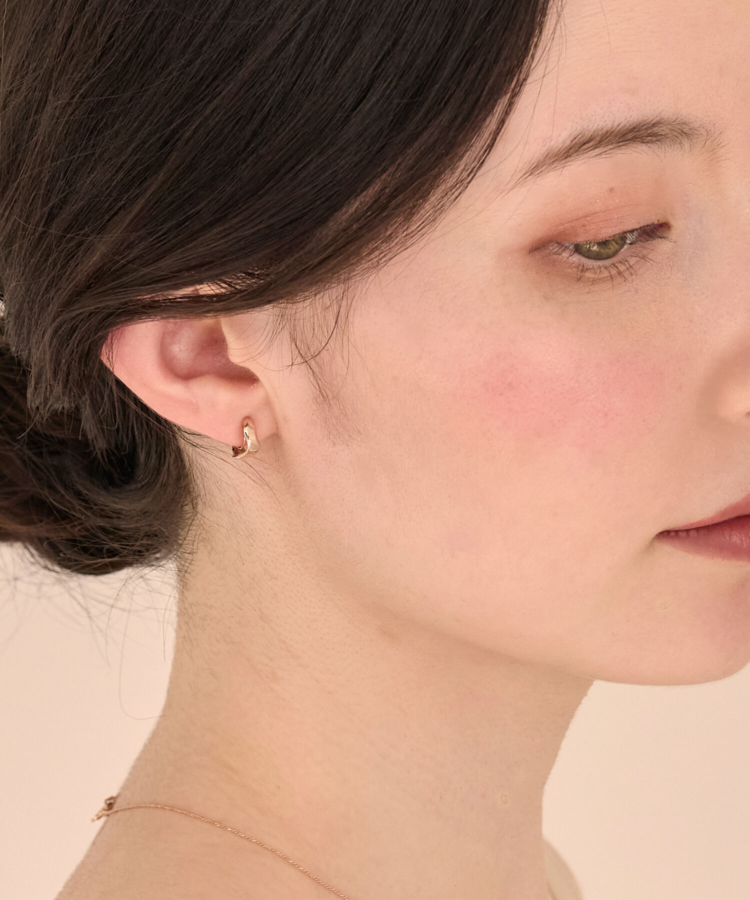 Phoebe「【痛くないシリーズ/金属アレルギー対応】リップルフープライトフィットイヤリング」|イヤリング|