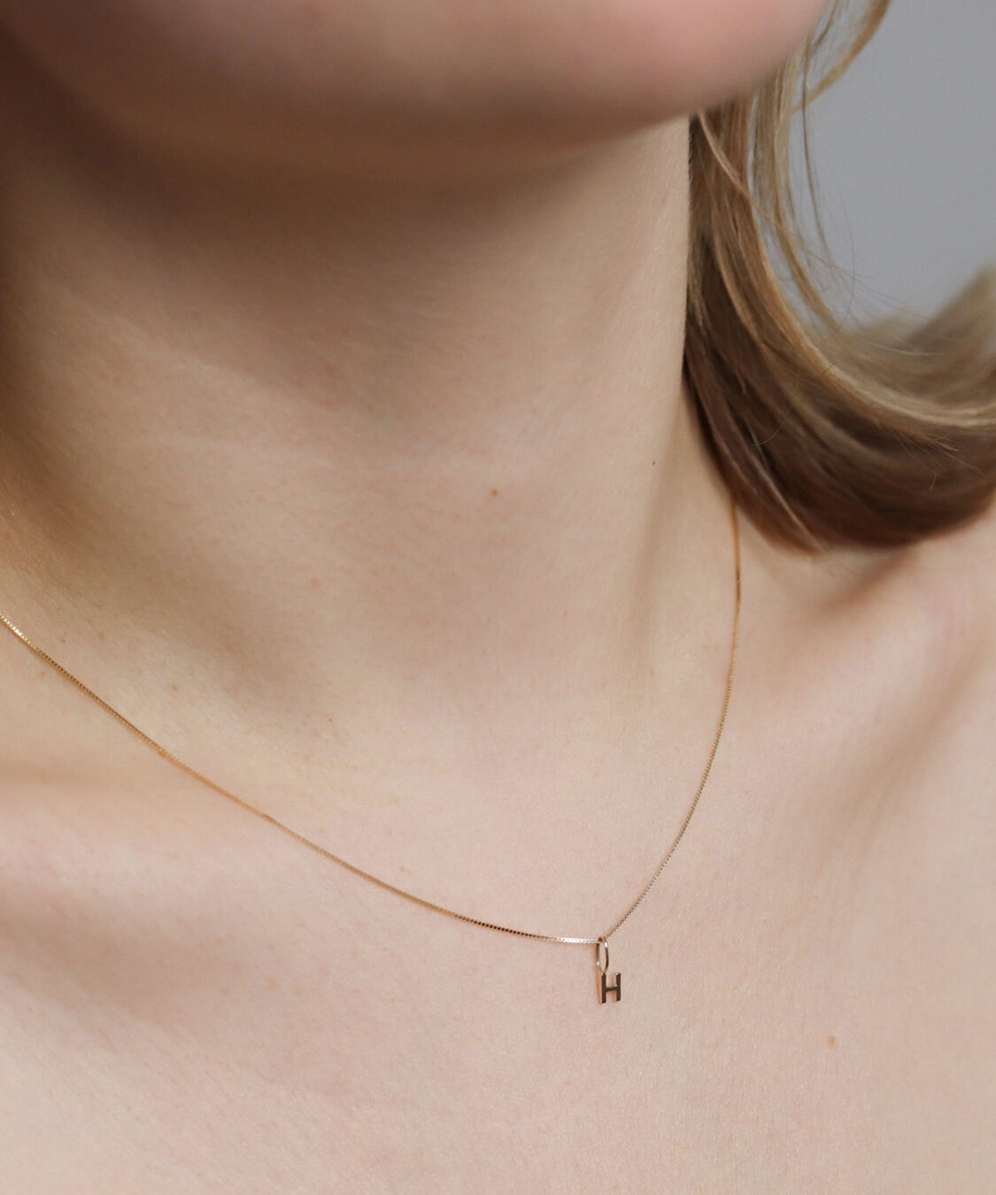  「ゴールド イニシャル チャーム | K10YG」|ネックレス|