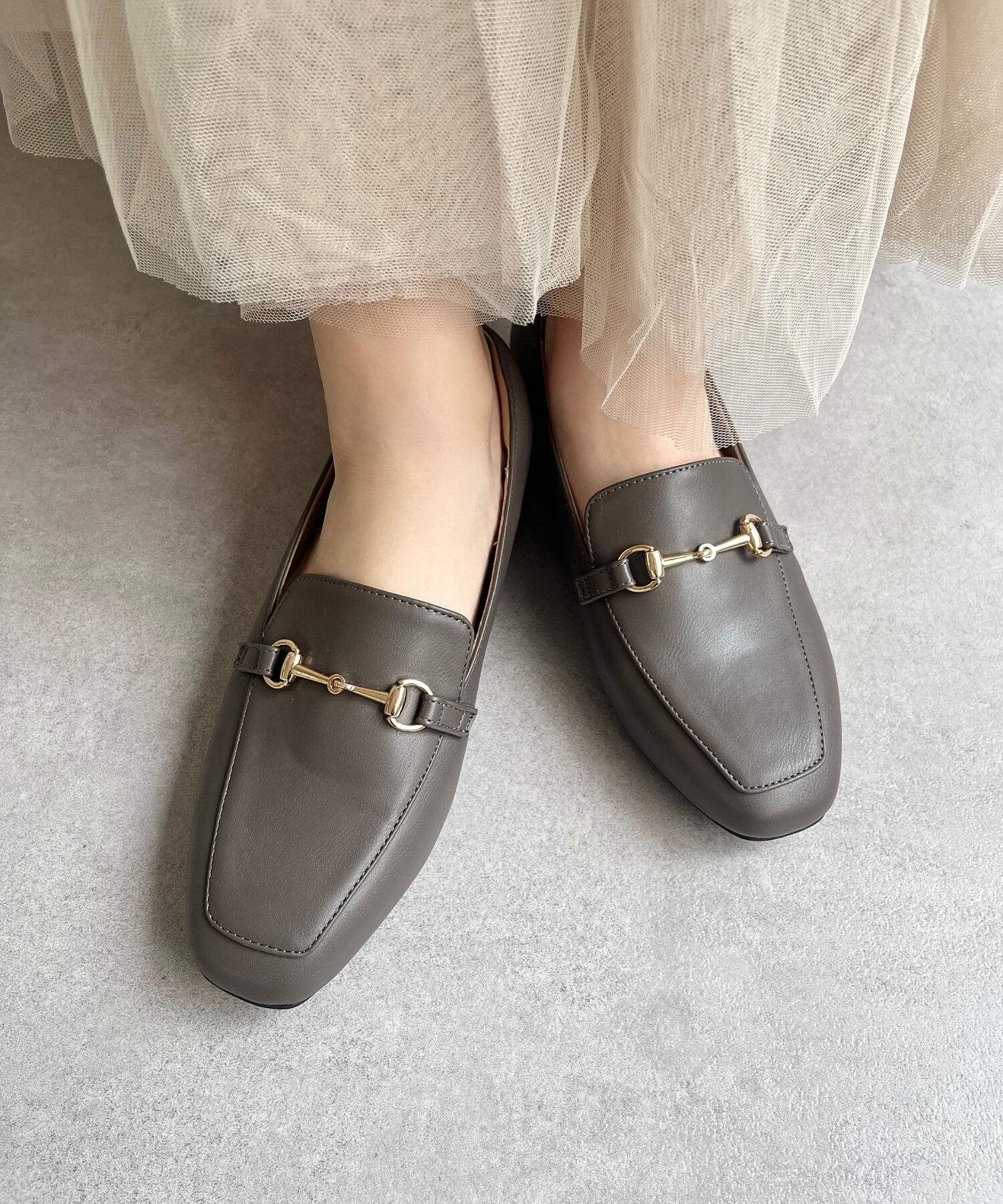 ORiental TRaffic「【跳べるパンプス/シリーズ累計１５０万足突破】スクエアトゥ ビット モチーフ  ローファー /R-3210」|パンプス|GREY