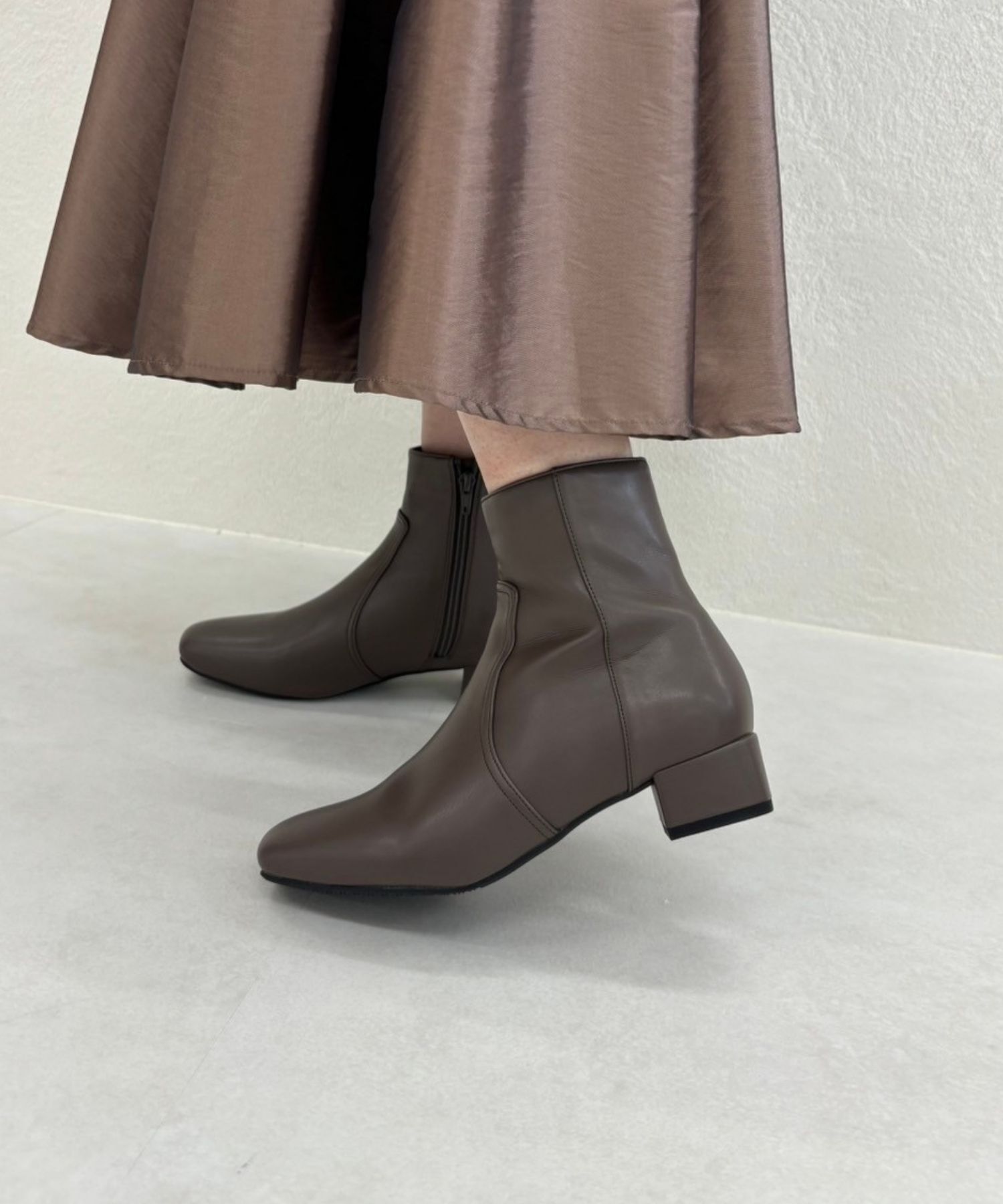 WA Oriental TRaffic「【 防寒 】スクエアトゥ プレーン ショートブーツ /32401 中敷き起毛 ＆ クッション」|ショートブーツ|